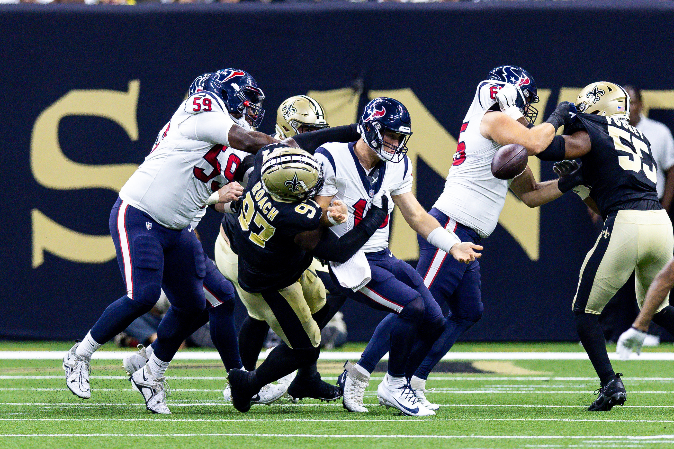 Late interception gets Texans past Saints, 17-13