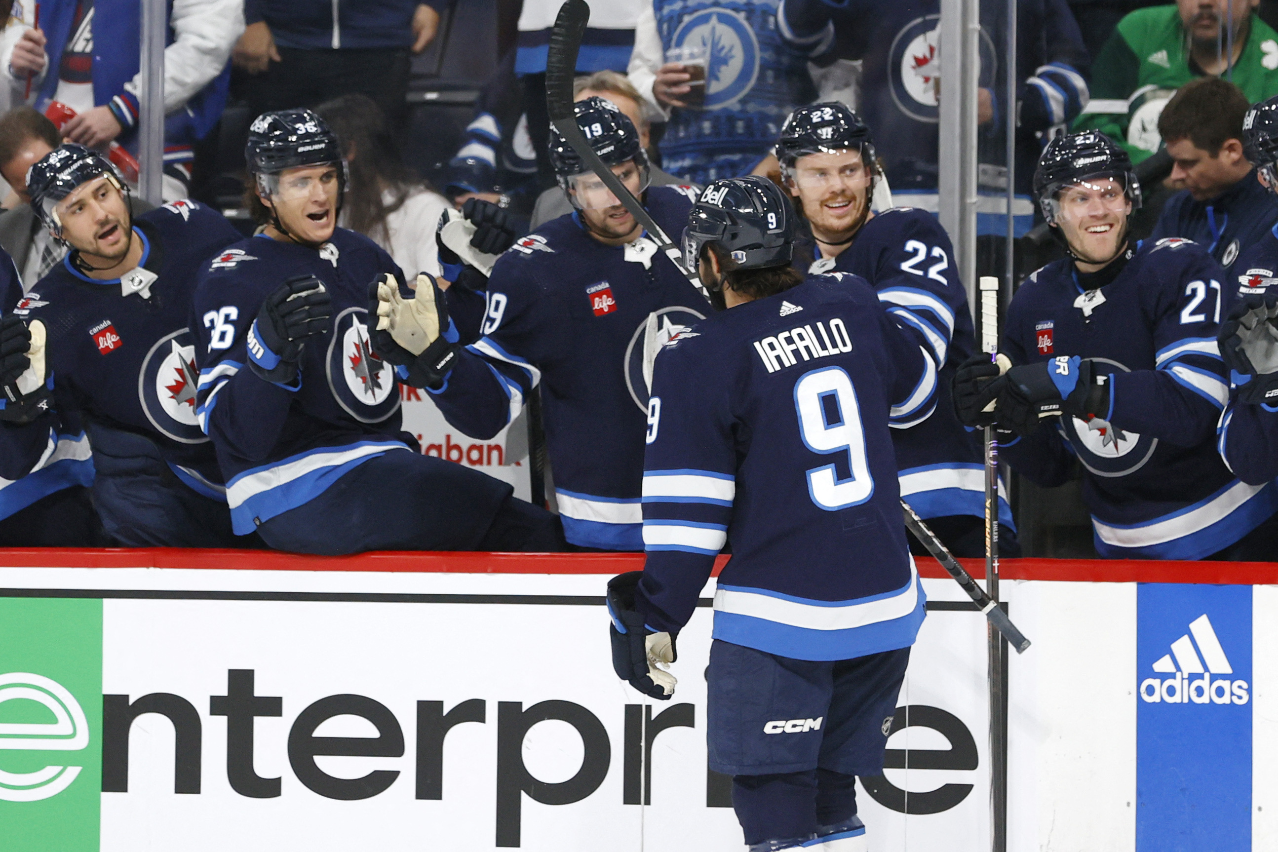 Gabriel Vilardi Powers Jets Past Avalanche | Reuters