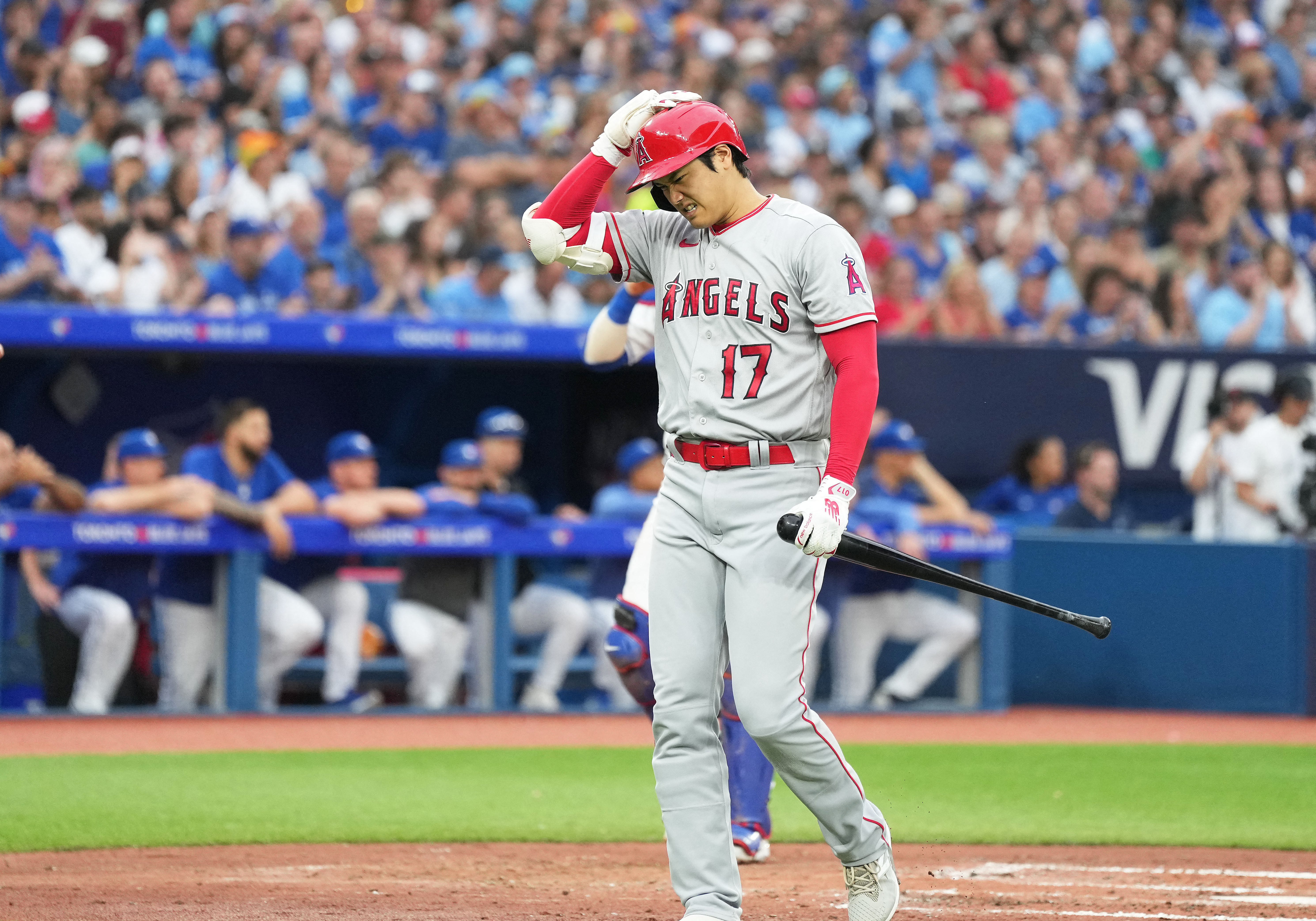 LEADING OFF: Ohtani returns to mound, Jays' Berríos vs Twins