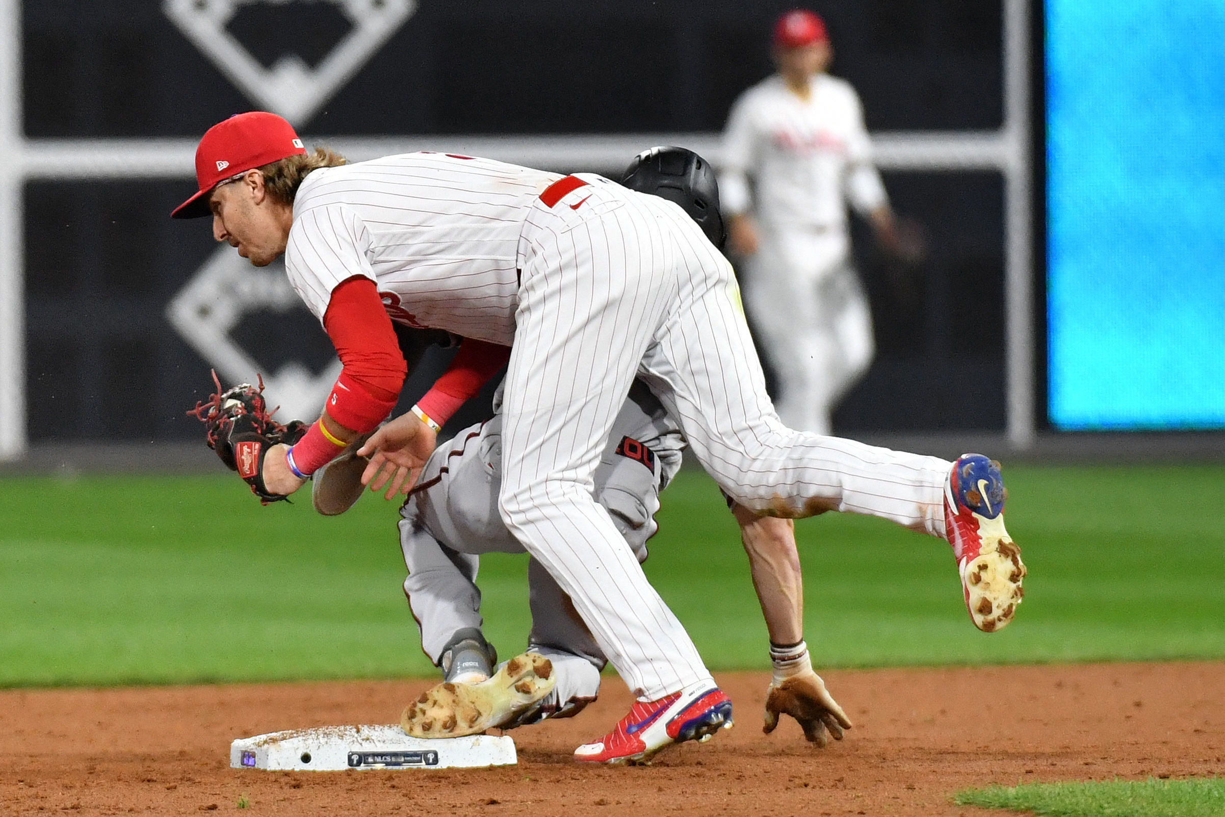 D-backs Cap NLCS Comeback, Stun Phillies In Game 7 | Reuters