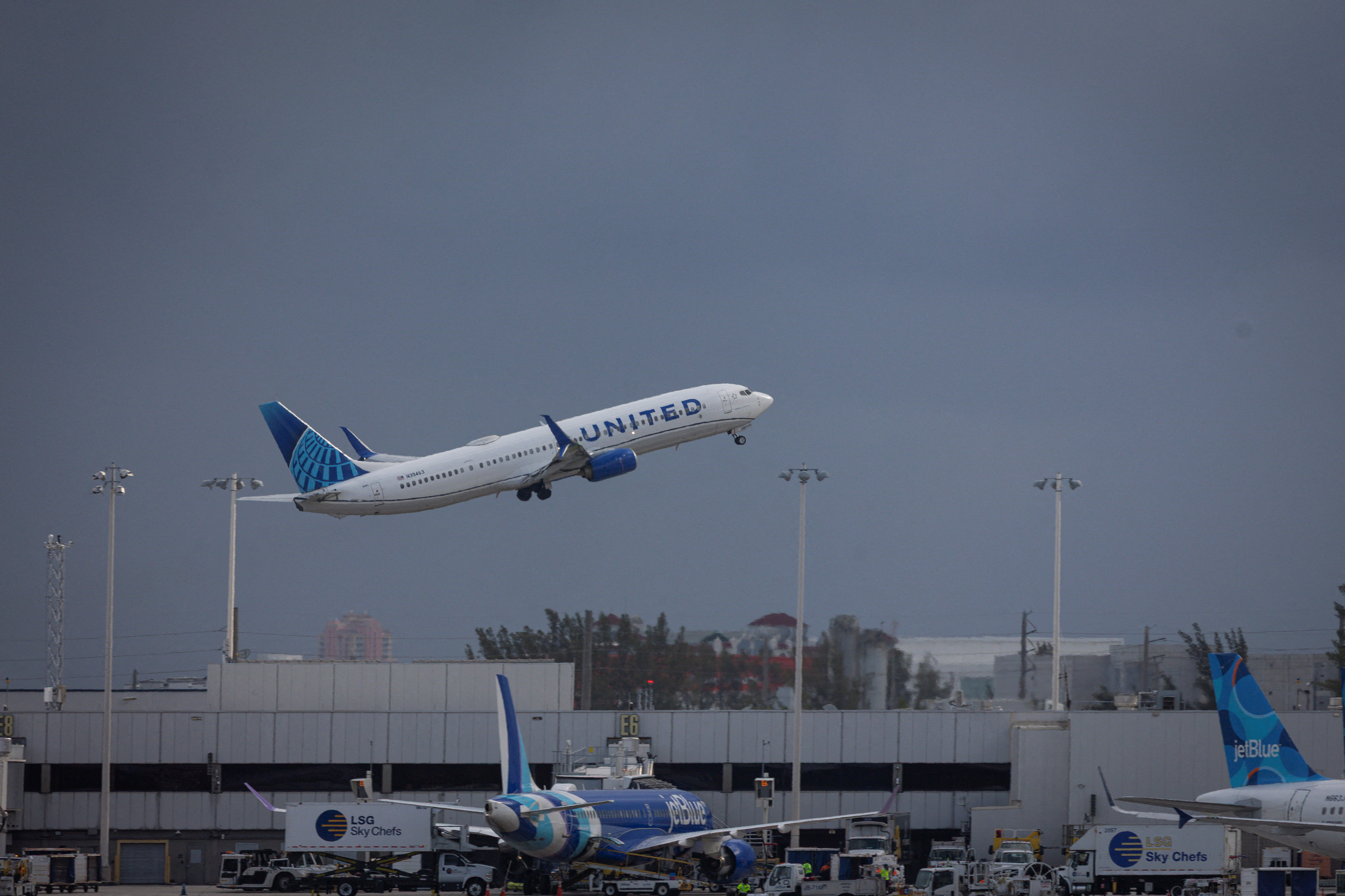 United warns of nearly $6 billion fuel hit as oil-price surge weighs on  outlook | Reuters
