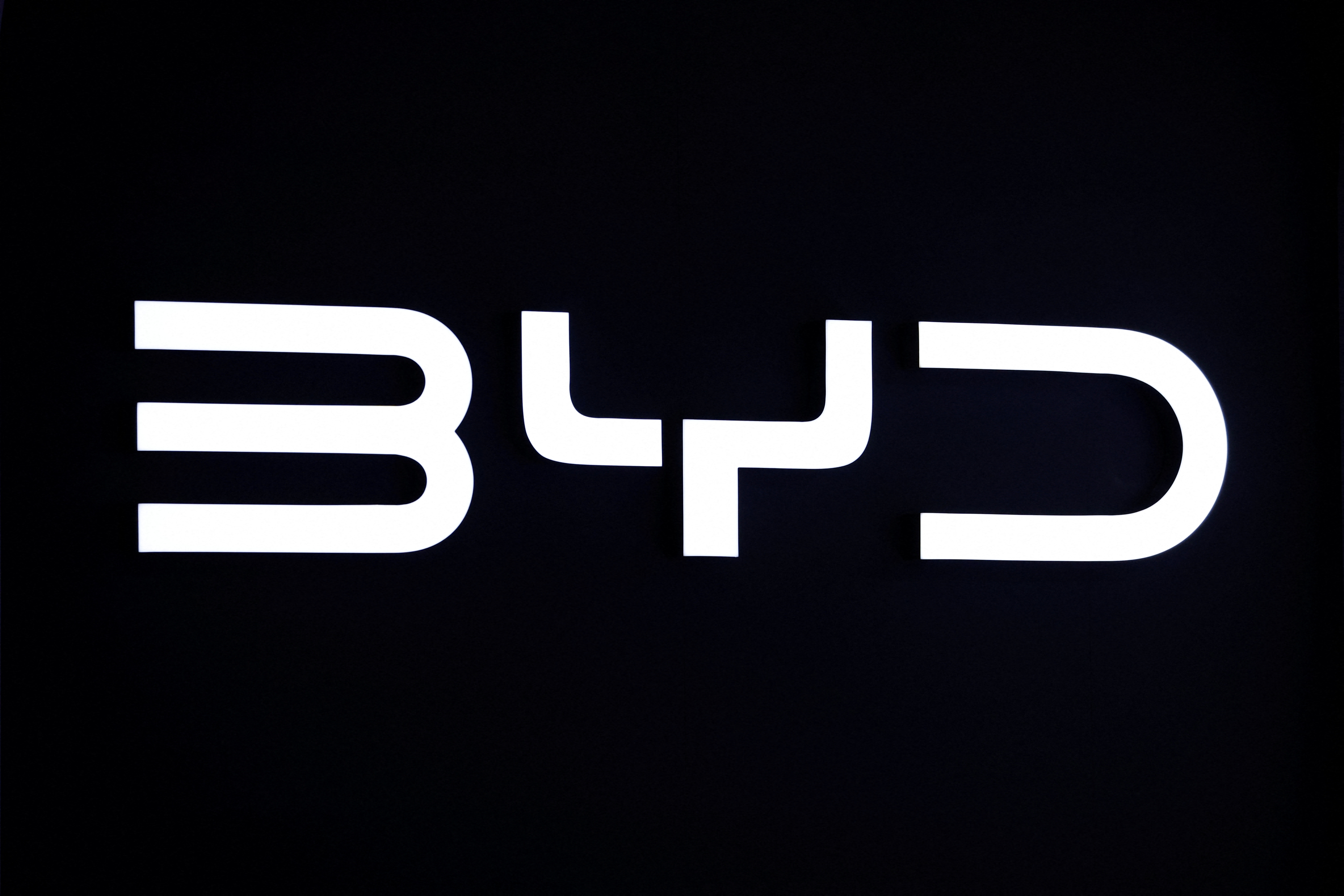 Auto News | BYD Auto Topples Tesla As the World's Top EV Manufacturer in  2023 | 🚘 LatestLY