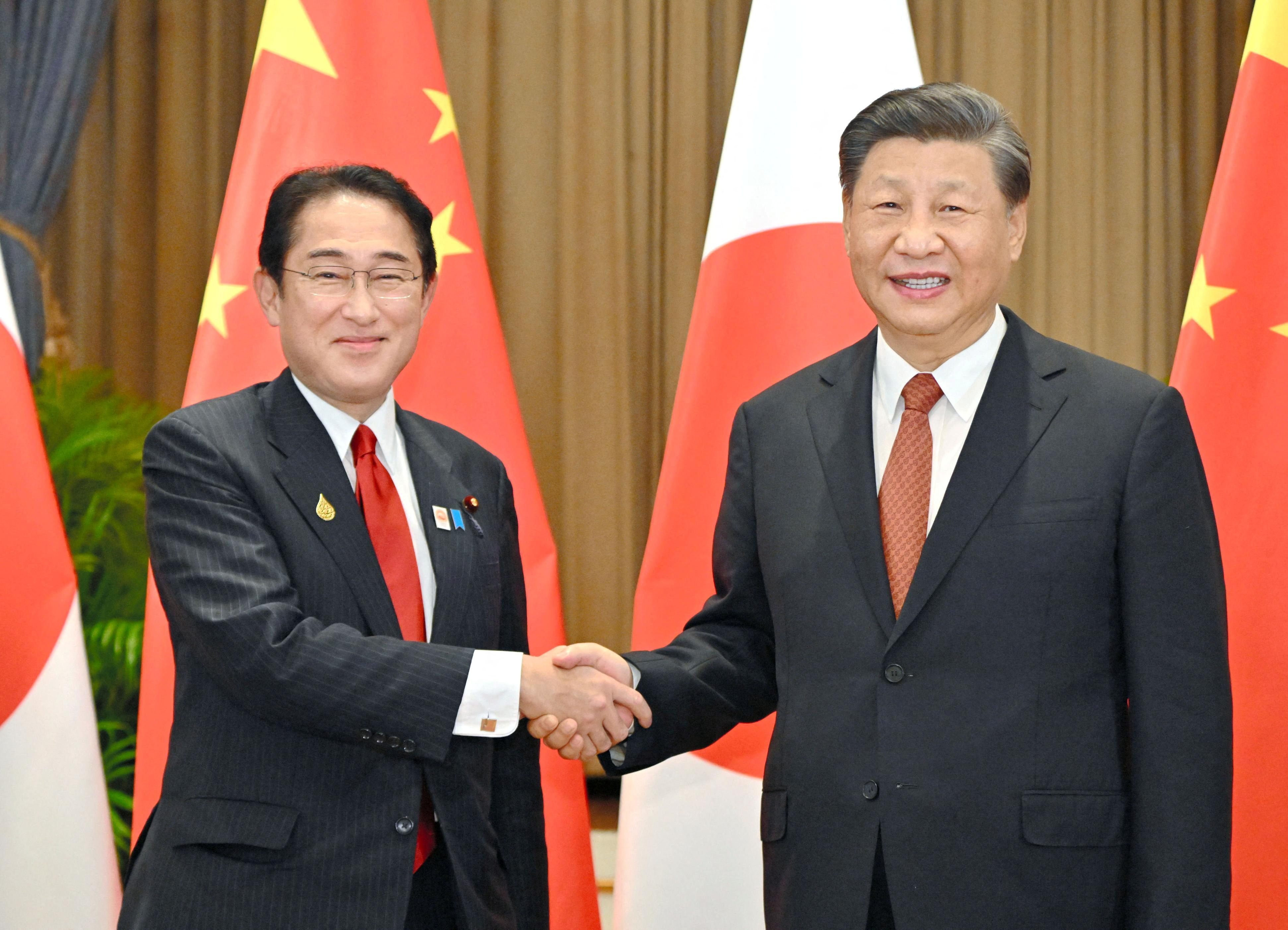 Japanese Prime Minister Fumio Kishida meets Chinese President Xi Jinping on the sidelines of the APEC leaders' summit in Bangkok