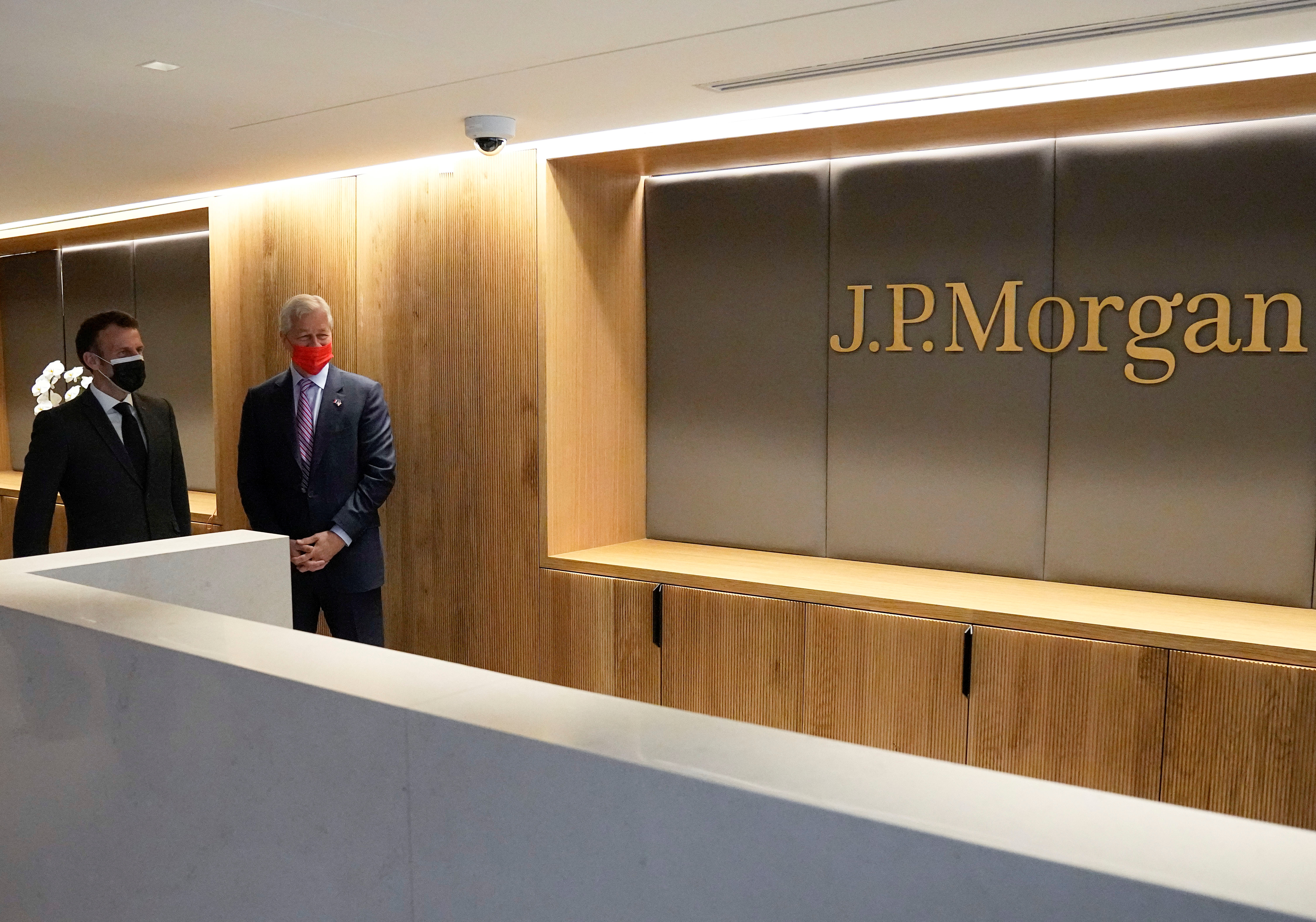JP Morgan to open new trading hub in Paris