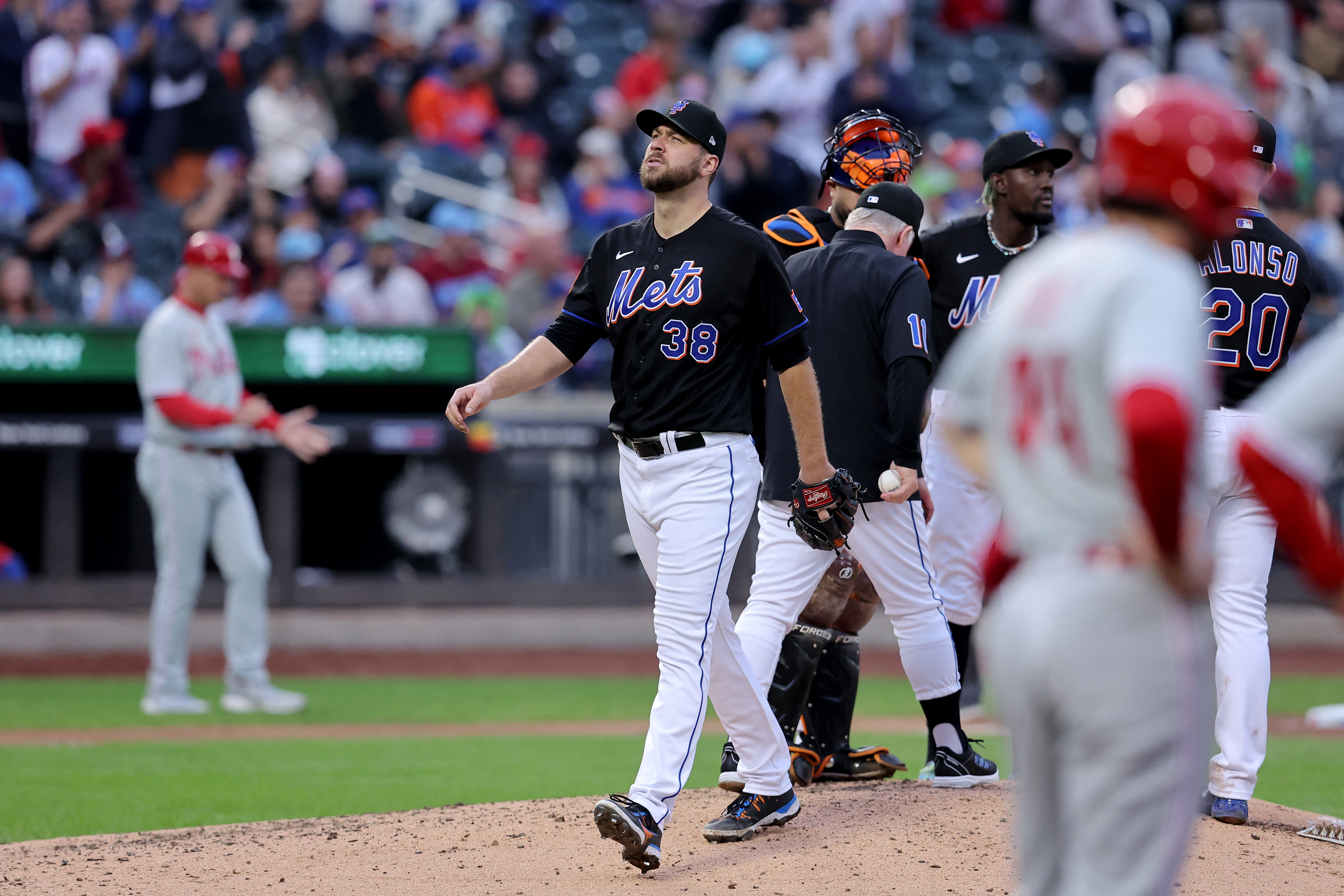 Tylor Megill's pitching lifts Mets past Phillies in Game 1 of DH
