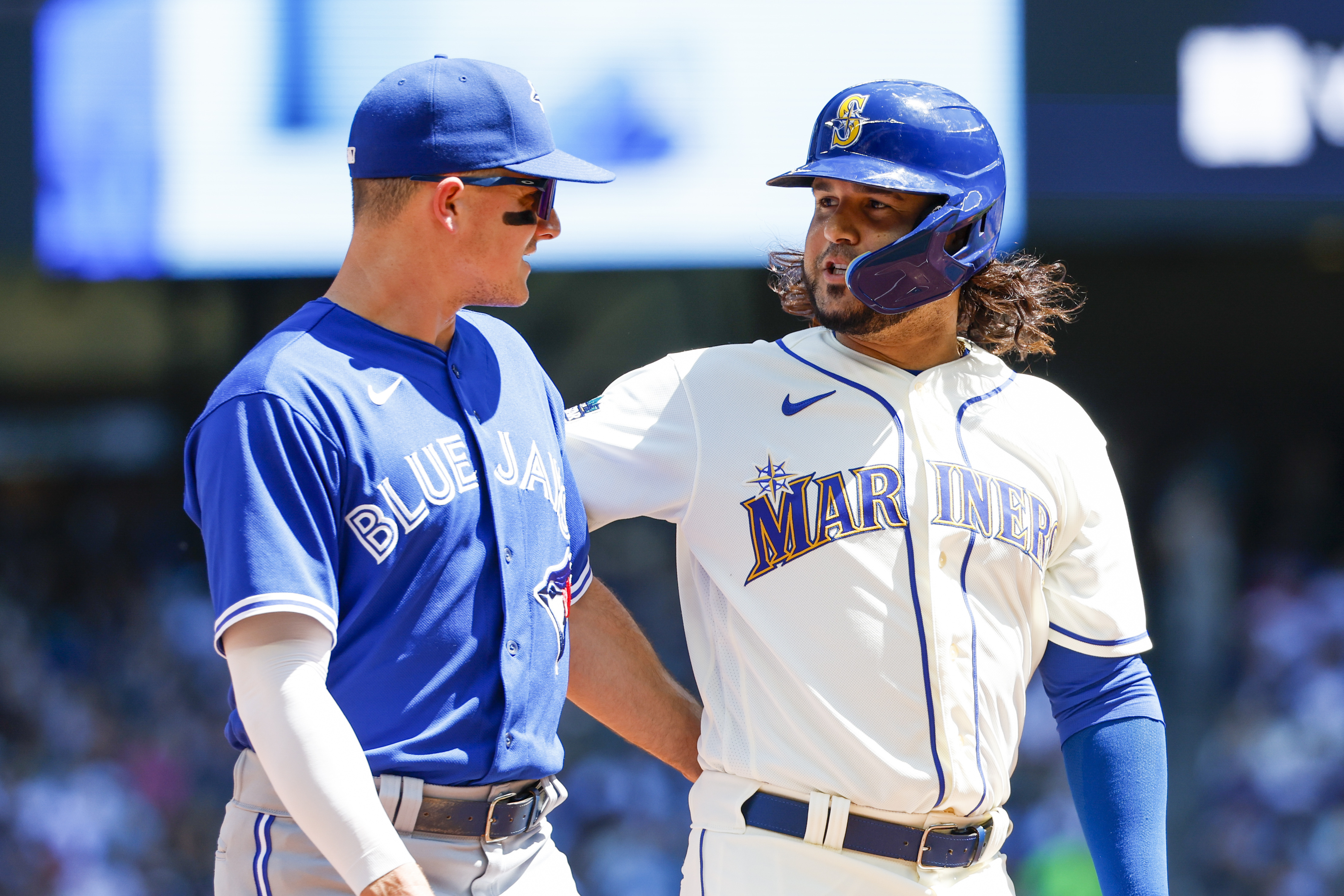 Blue Jays salvage series finale, top Mariners 4-3