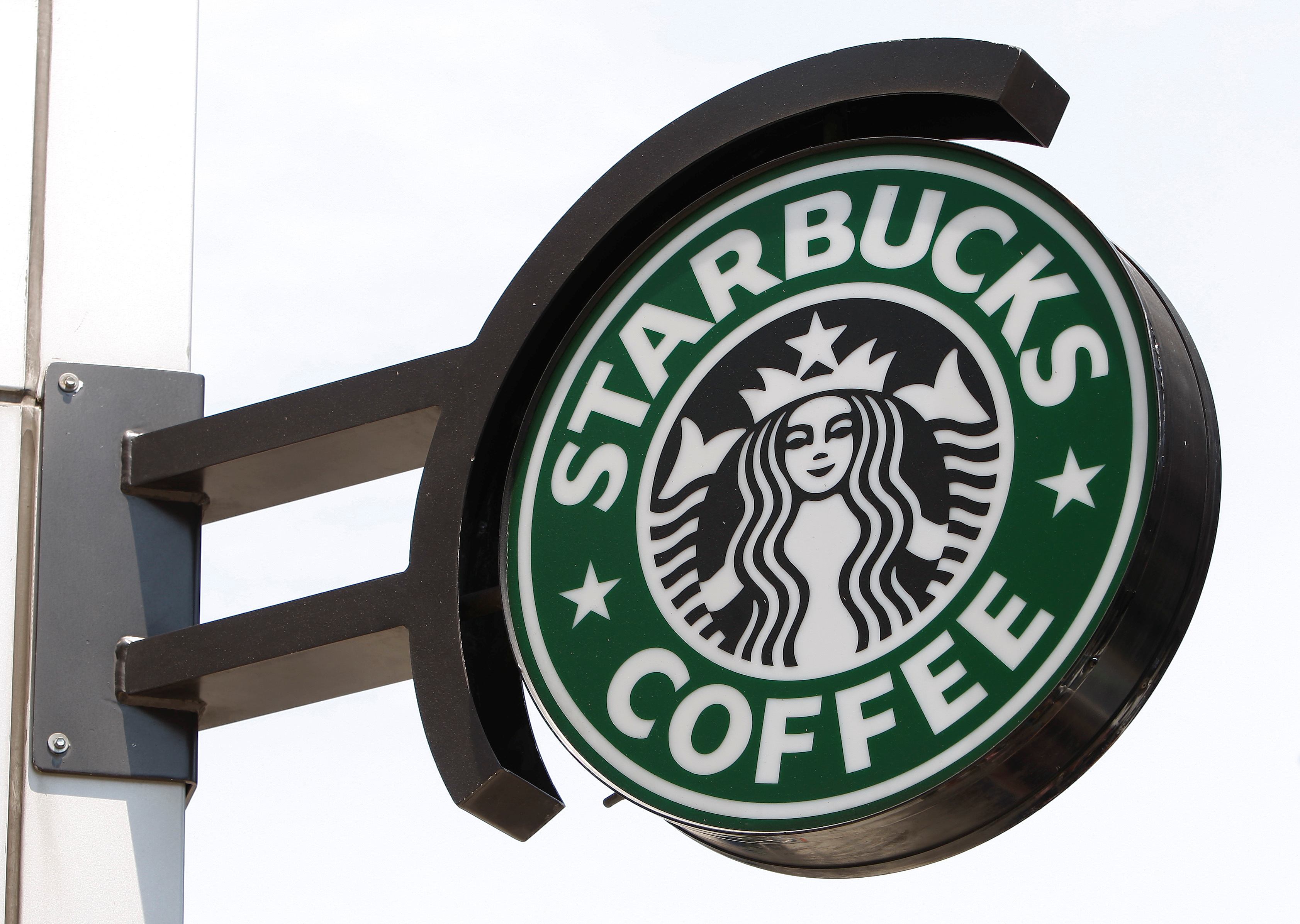 Starbucks To Hike U S Employee Pay To Attract Workers During Labor Starbucks To Hike U S Employee Pay To Attract Workers During Labor