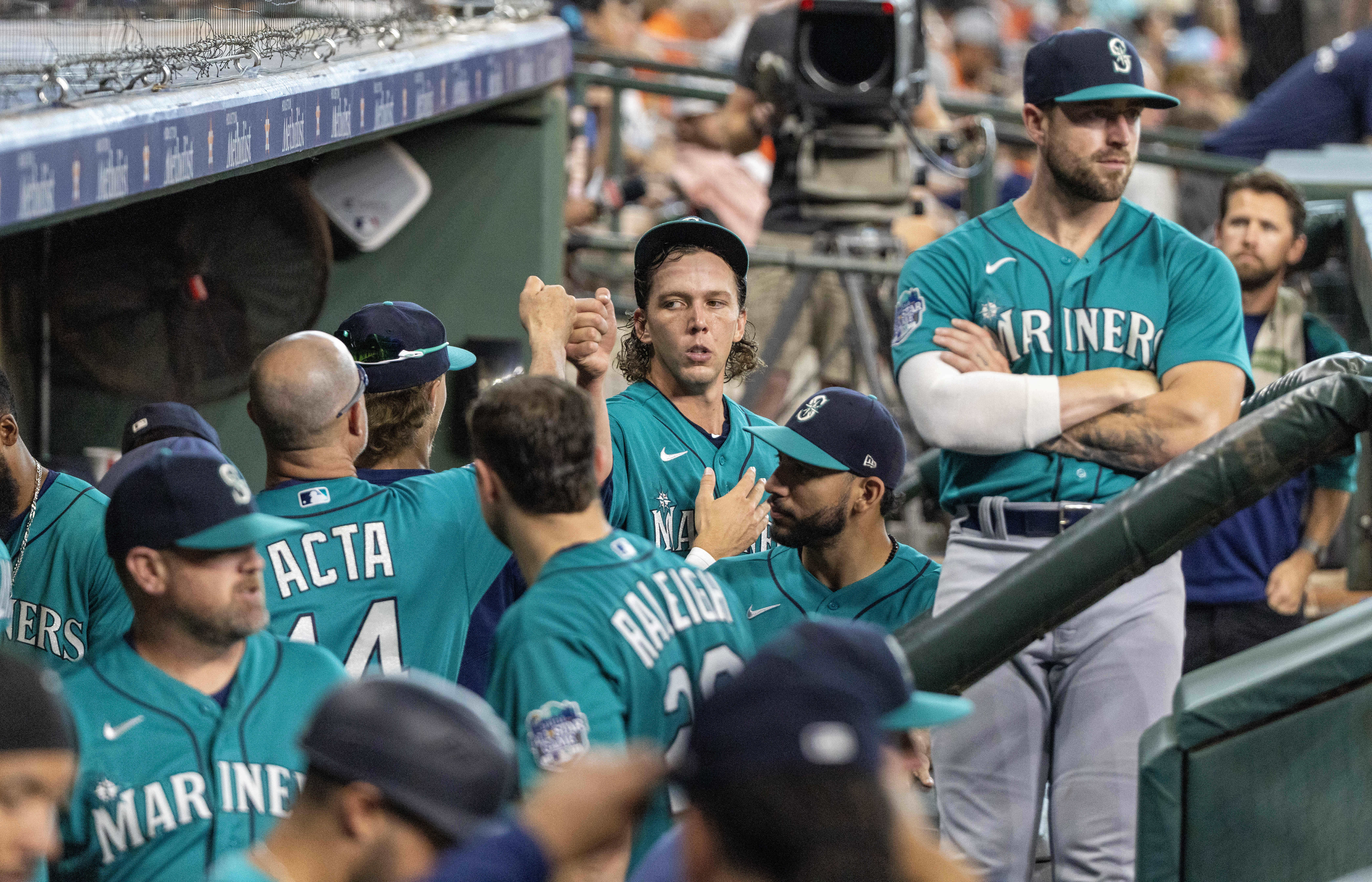 Logan Gilbert, Mariners too strong for Astros