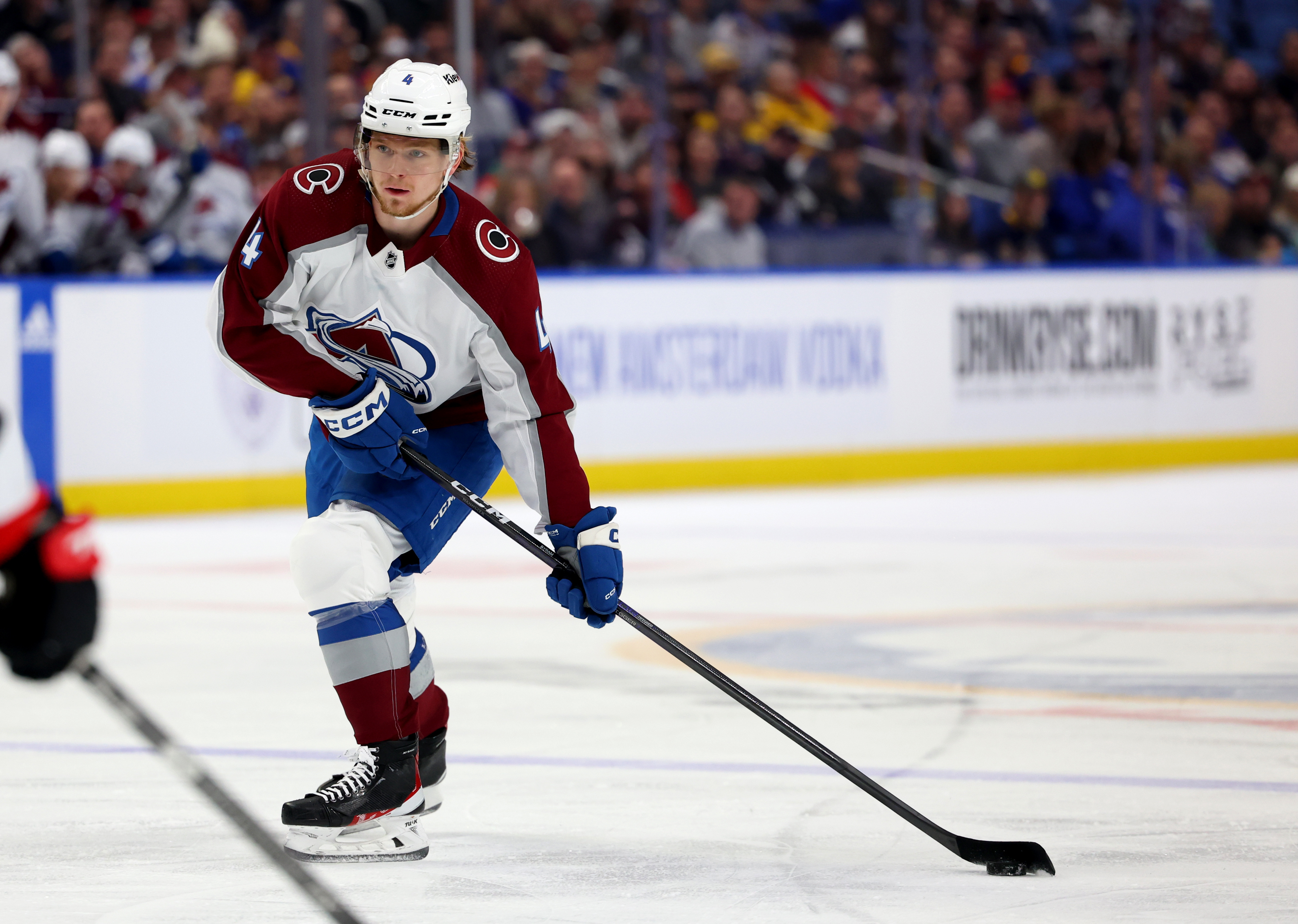 NHL Outdoors: Avalanche-Golden Knights game completed after dark