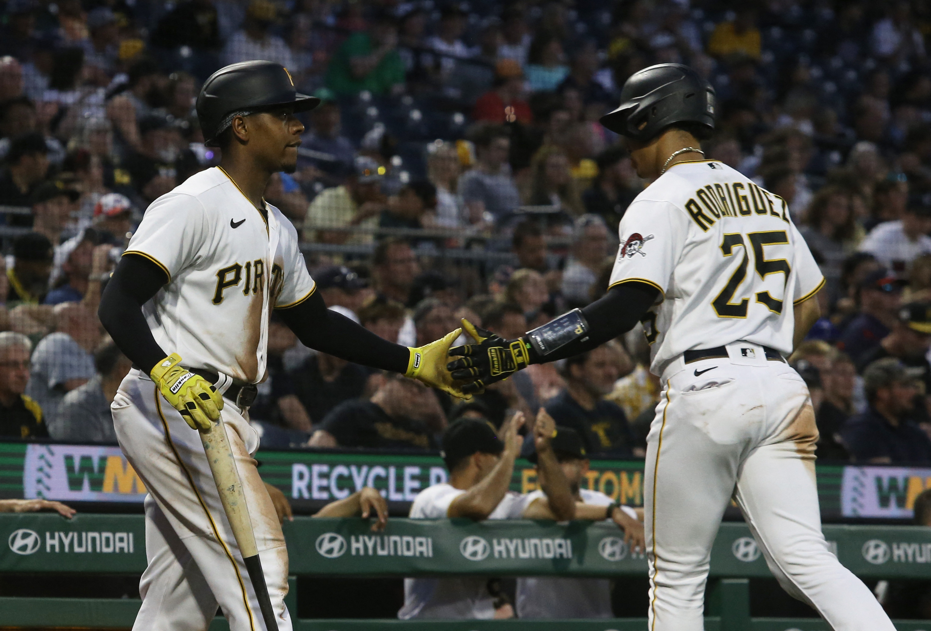 MLB: Carmen Mlodzinski makes debut for Pittsburgh Pirates