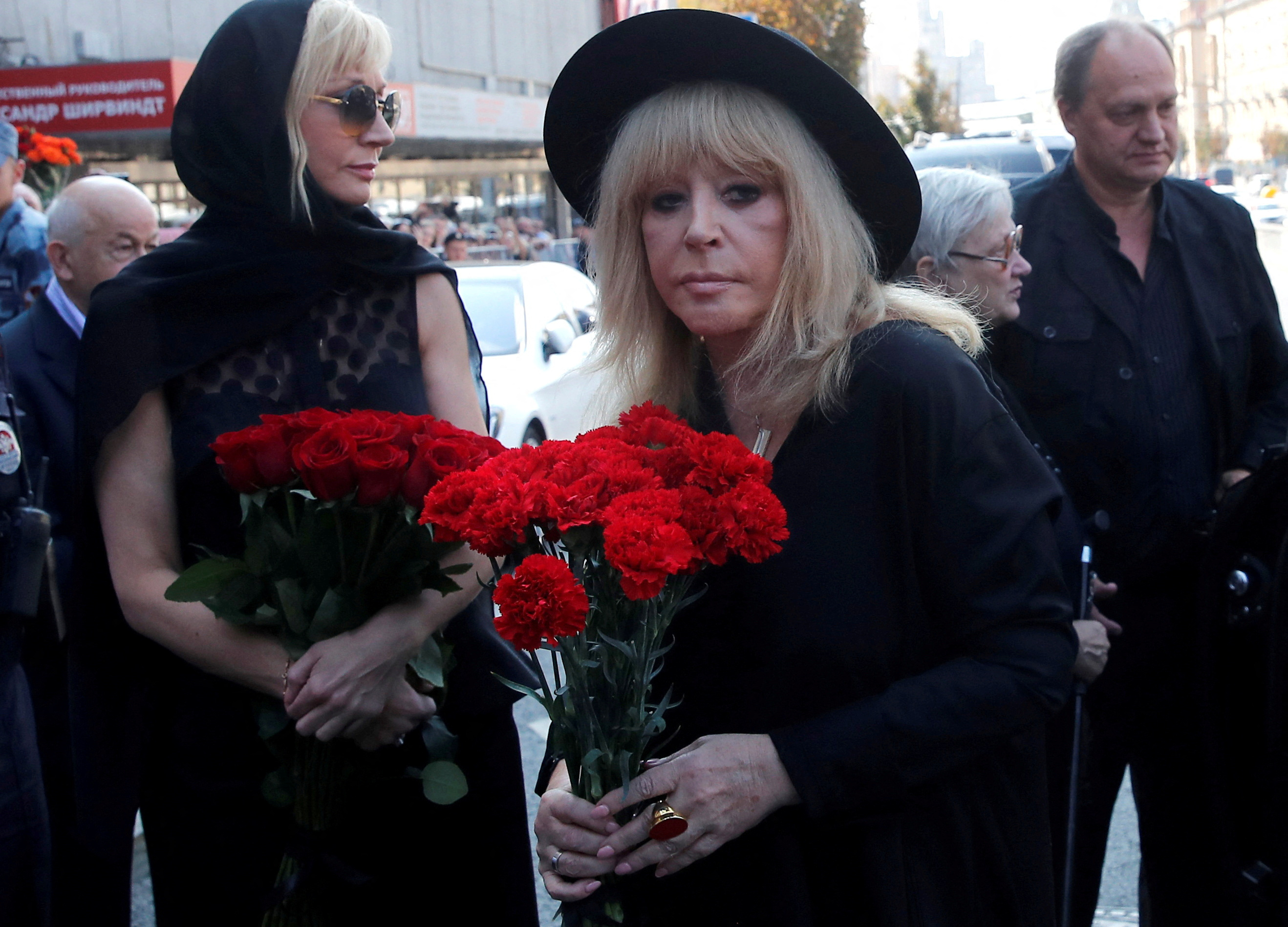 Пугачева на похоронах Кобзона фото