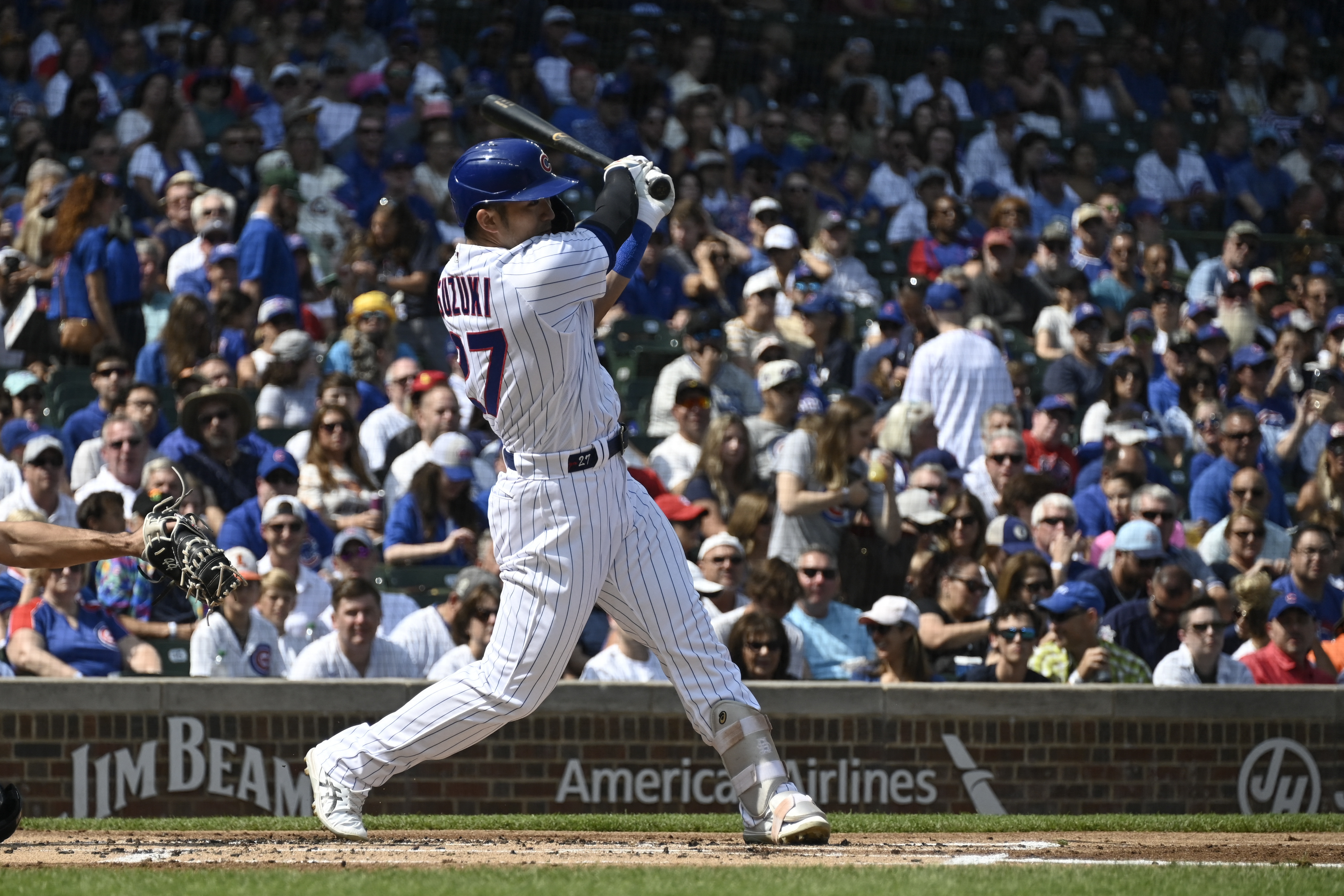 Cubs' bats awaken to beat D-backs, avoid 4-game sweep