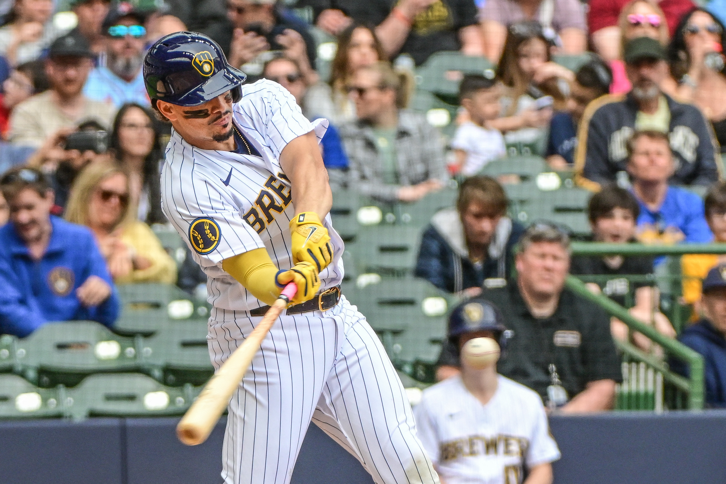Brewers top Cardinals, Willy Adames launches 1st homer of season