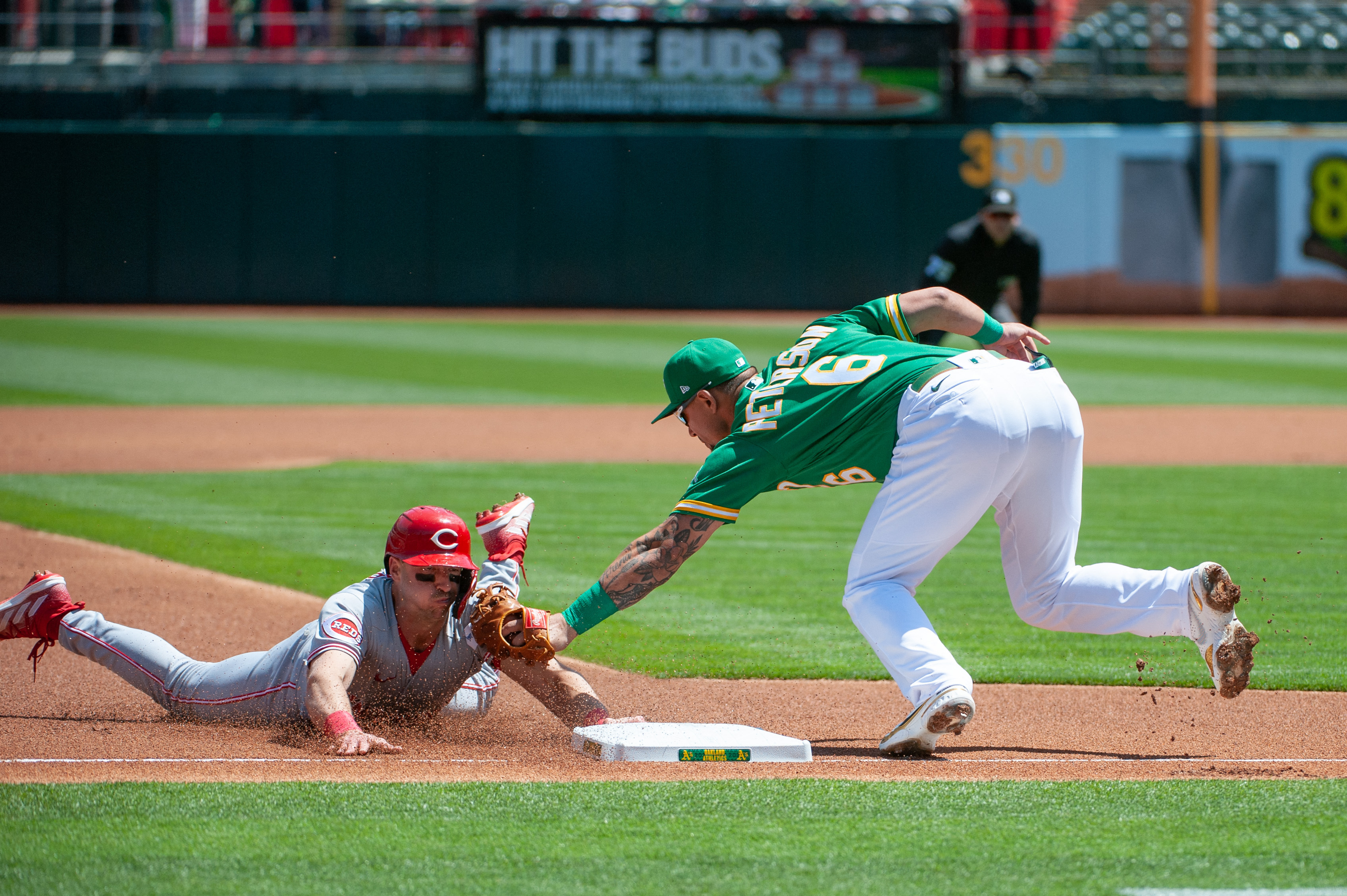 Jake Fraley takes the field for the Reds' City Connect debut