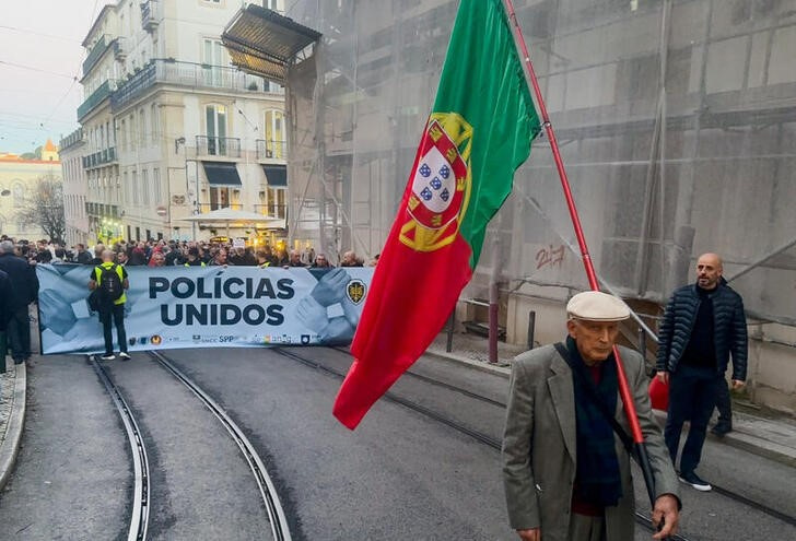 Thousands Of Portuguese Police Protest Over Wages Hazard Pay Reuters   NVJ2MHWNRNNVVOLRGJ62XWNRZU 