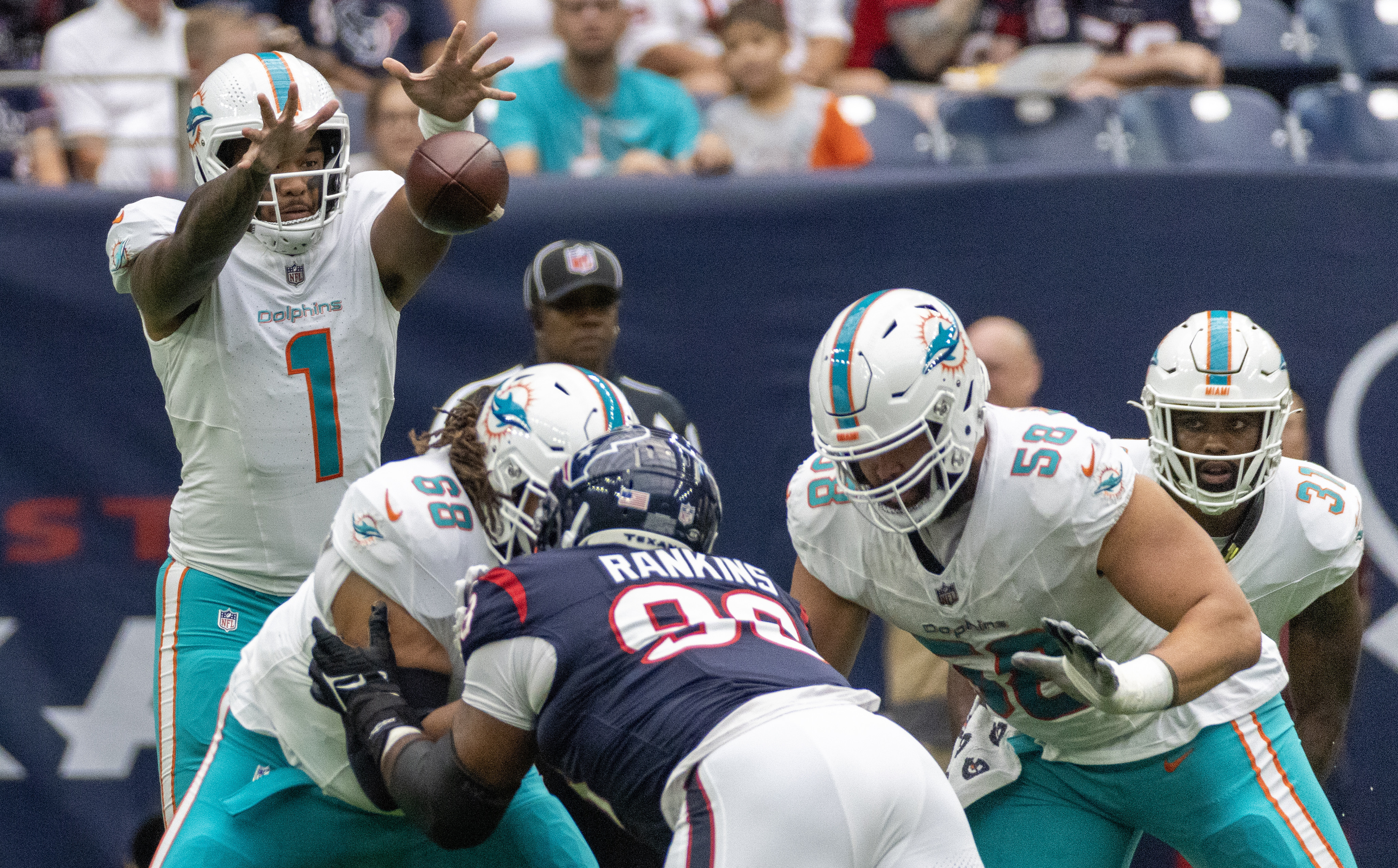 Miami. FL USA; Miami Dolphins quarterback Skylar Thompson (19) drops back  and looks for an open receiver during an NFL game against the Houston Texan  Stock Photo - Alamy