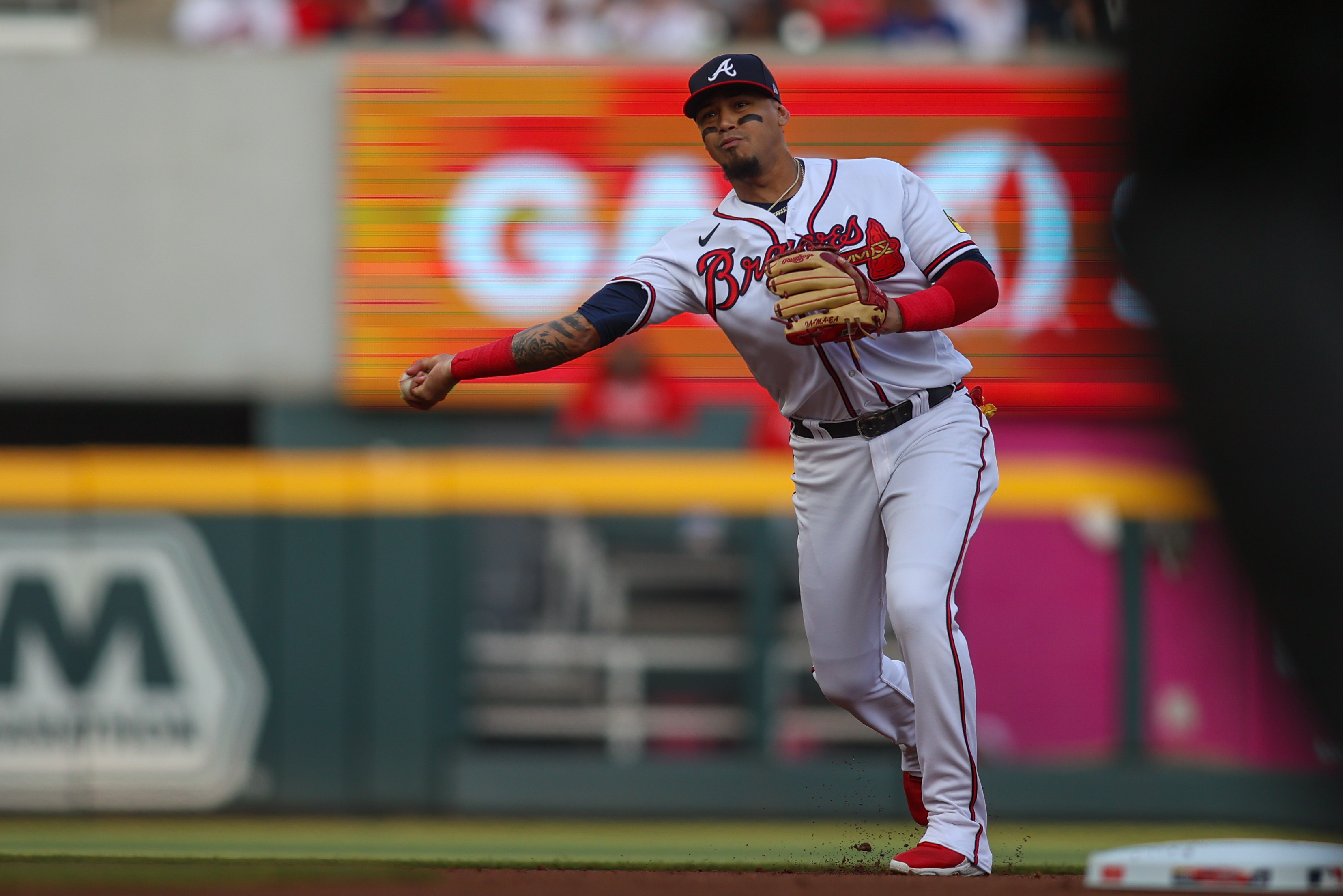 MLB: Philadelphia Phillies beat Atlanta Braves 2-1