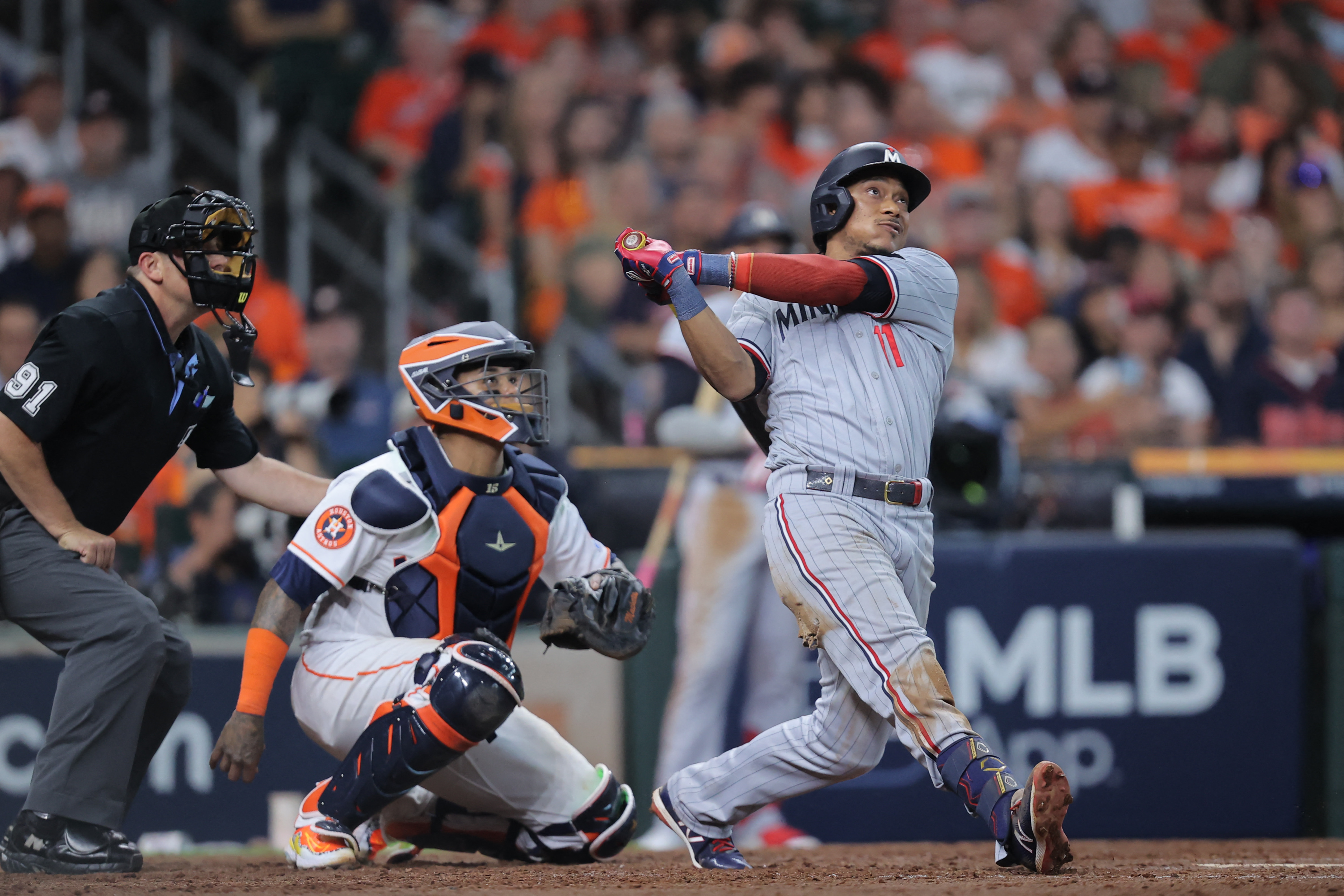 Astros clip Twins 6-4 behind 2 HRs from Yordan Alvarez, Don't Miss This