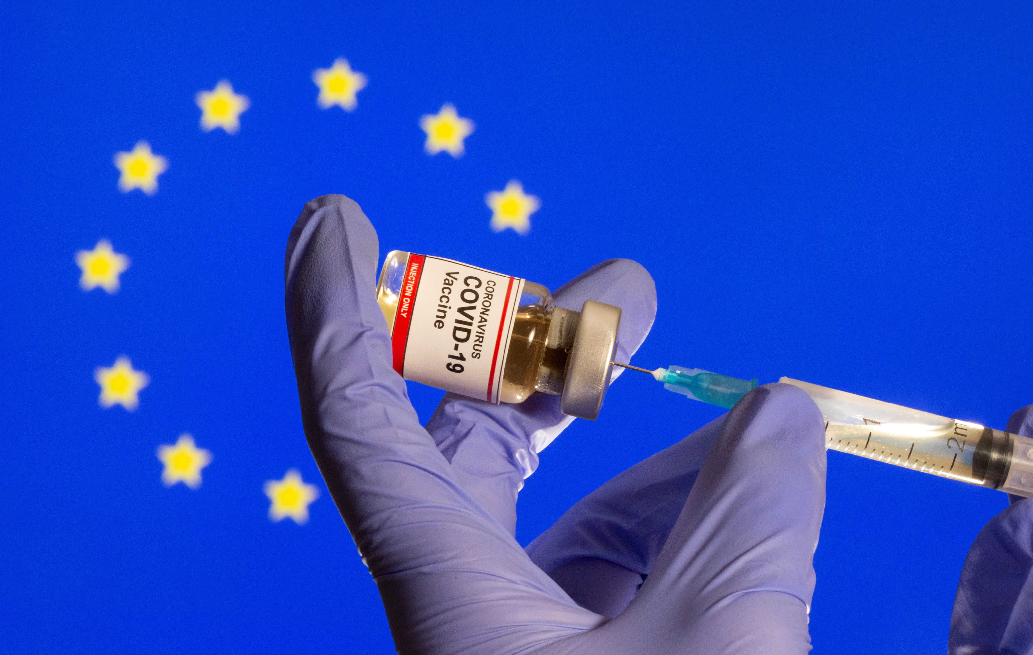 Европе вакцины. Евросоюз вакцинация. Как зарегистрировать вакцину в Евросоюзе. Лекарства на фоне флага РФ. Будут ли санкции на лекарства из ЕС.