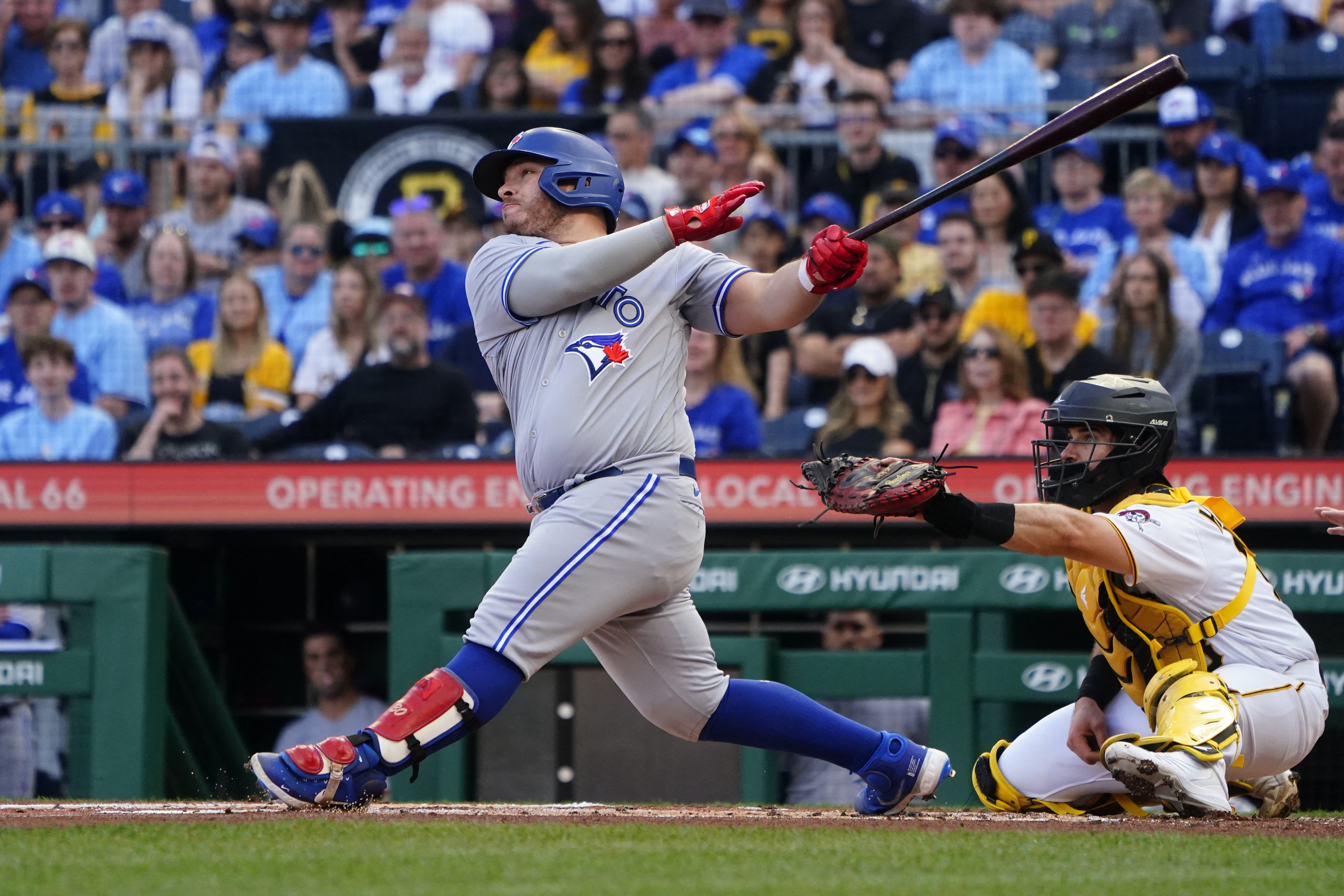 Blue Jays jump on Pirates early for 8-2 win