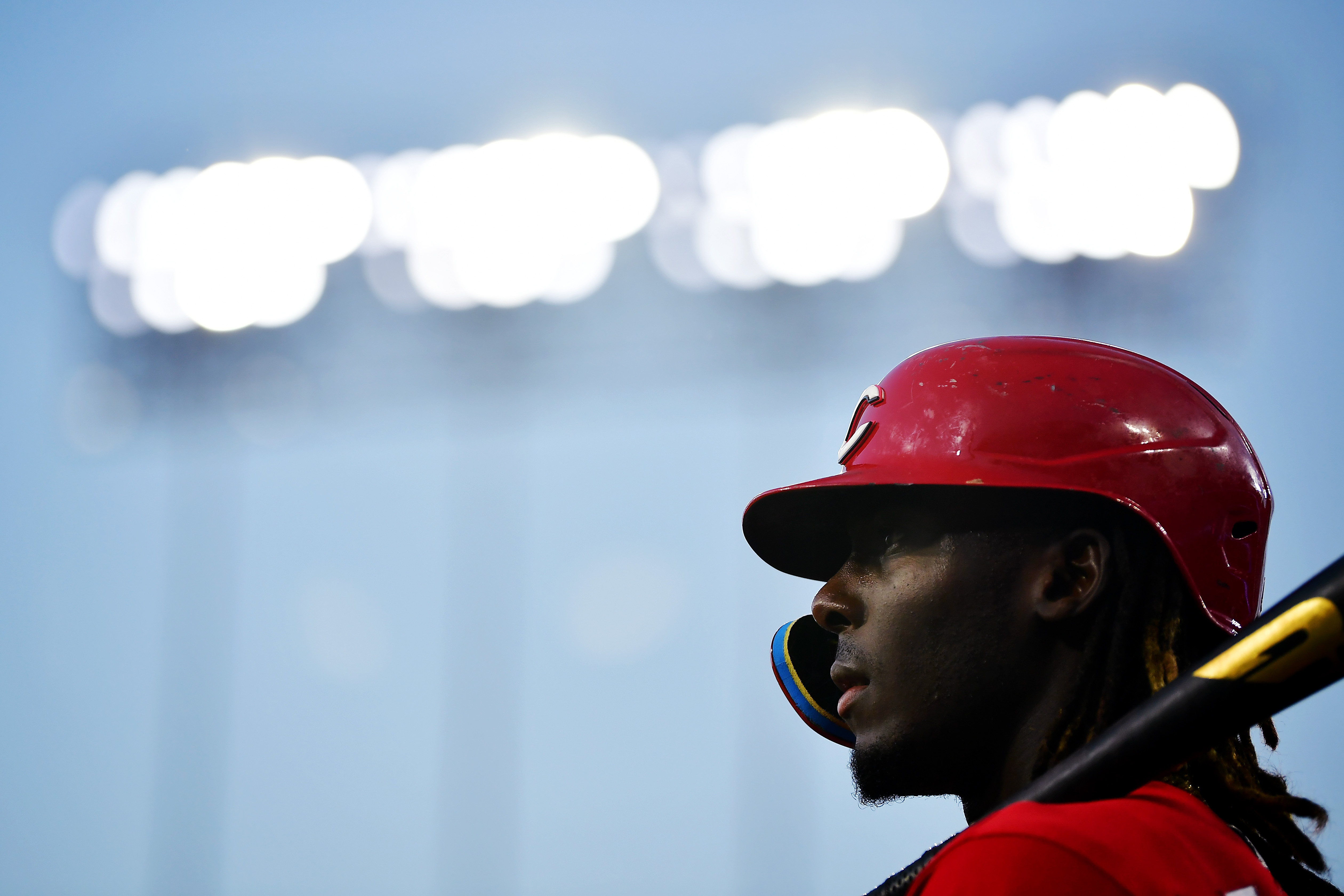 Mookie Betts trades bat to get TJ Friedl's first home run ball