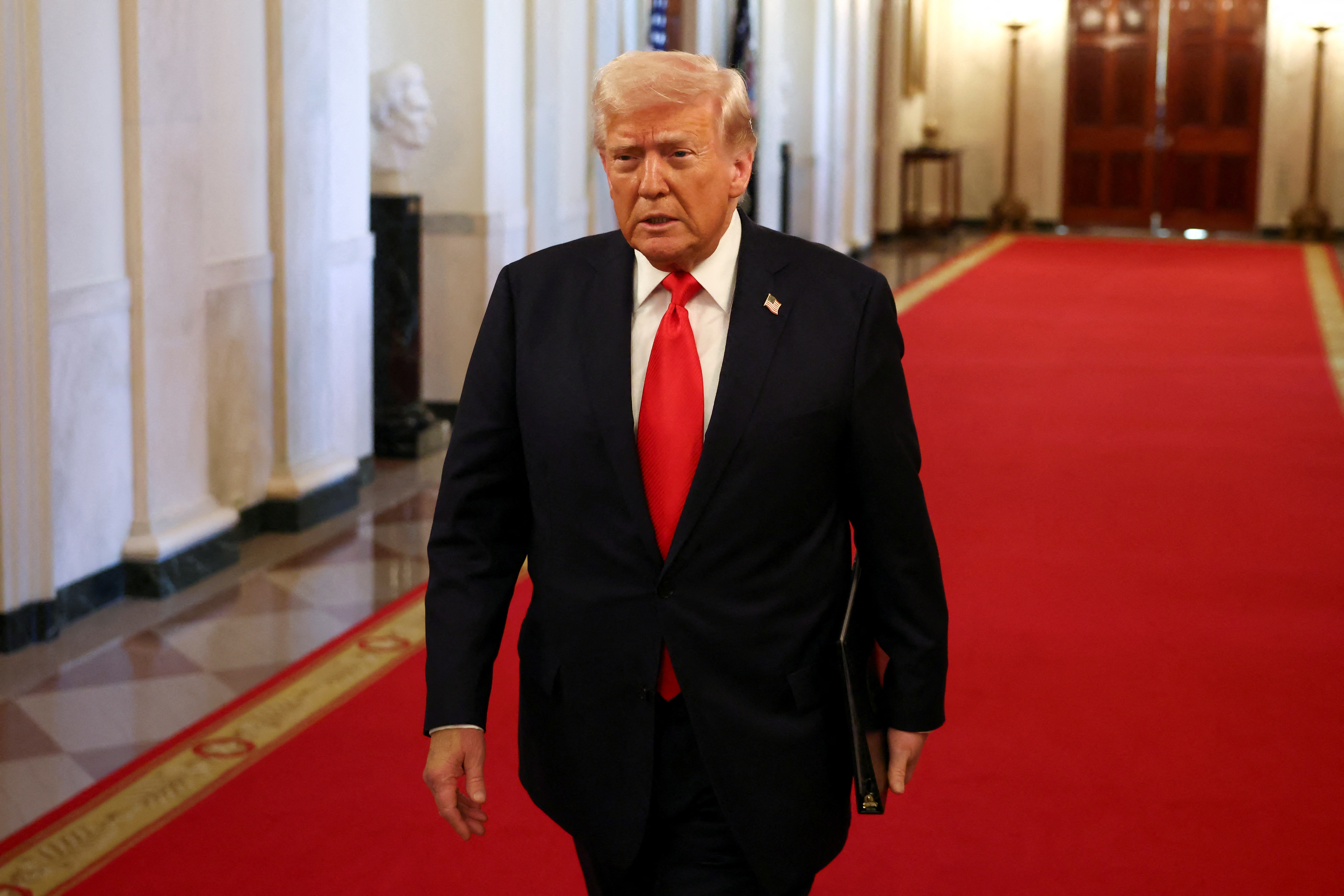 トランプ大統領「自身も出席」、日本と関税・軍事支援費で16日交渉