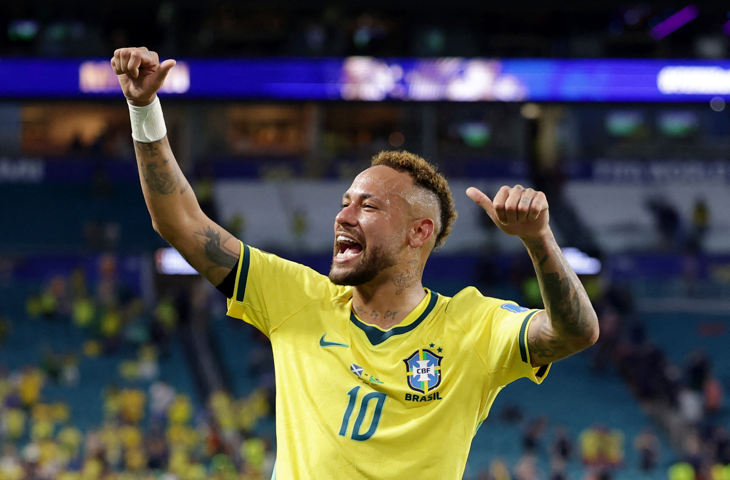 完売品‼️ブラジル代表 ネイマール ハーフジップ トレーニングトップ⚽️ サッカー＝ネイマール復帰のブラジルがC組首位通過、モロッコ2位