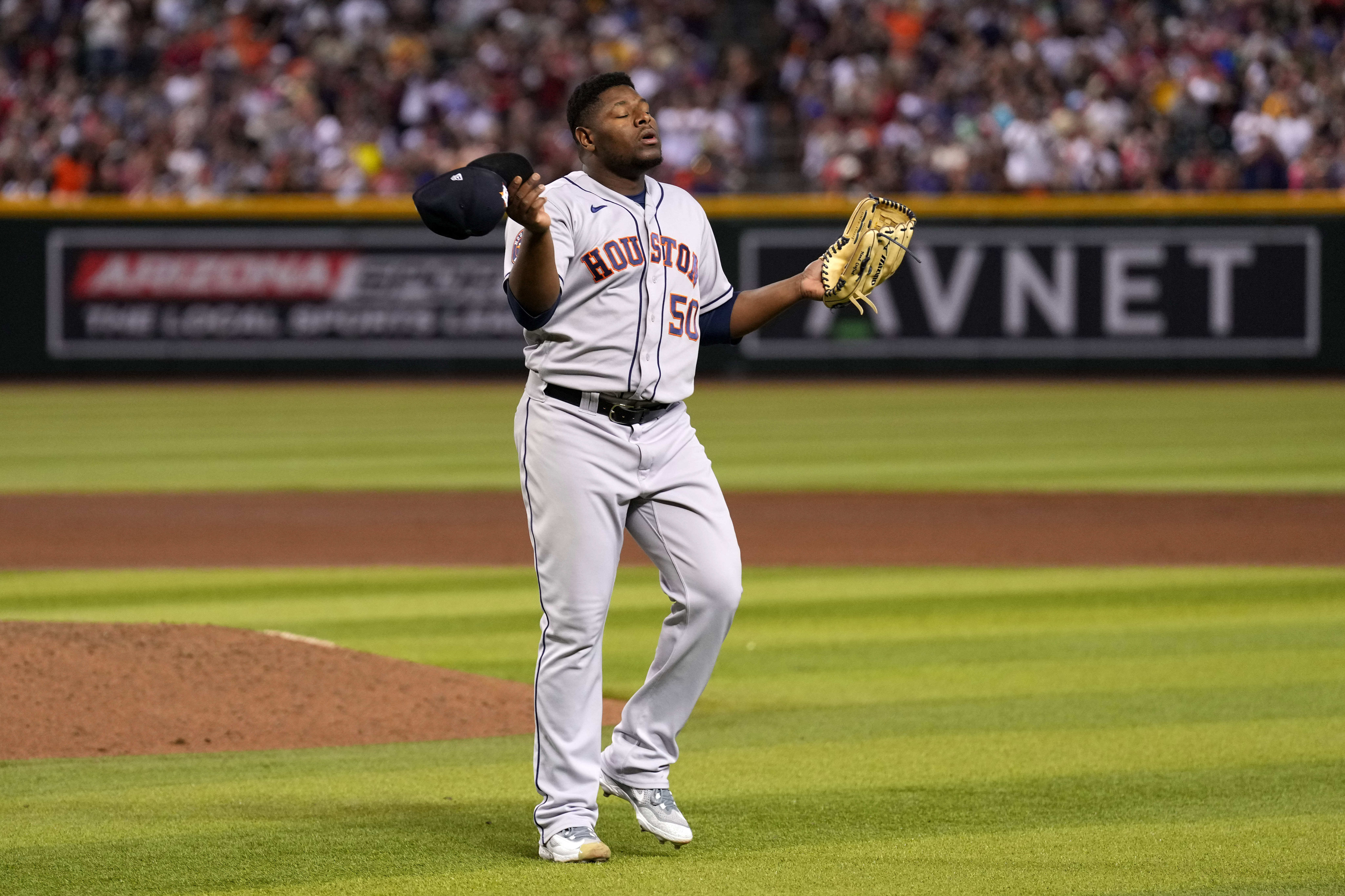 Astros clinch 7th straight playoff berth with win over Diamondbacks