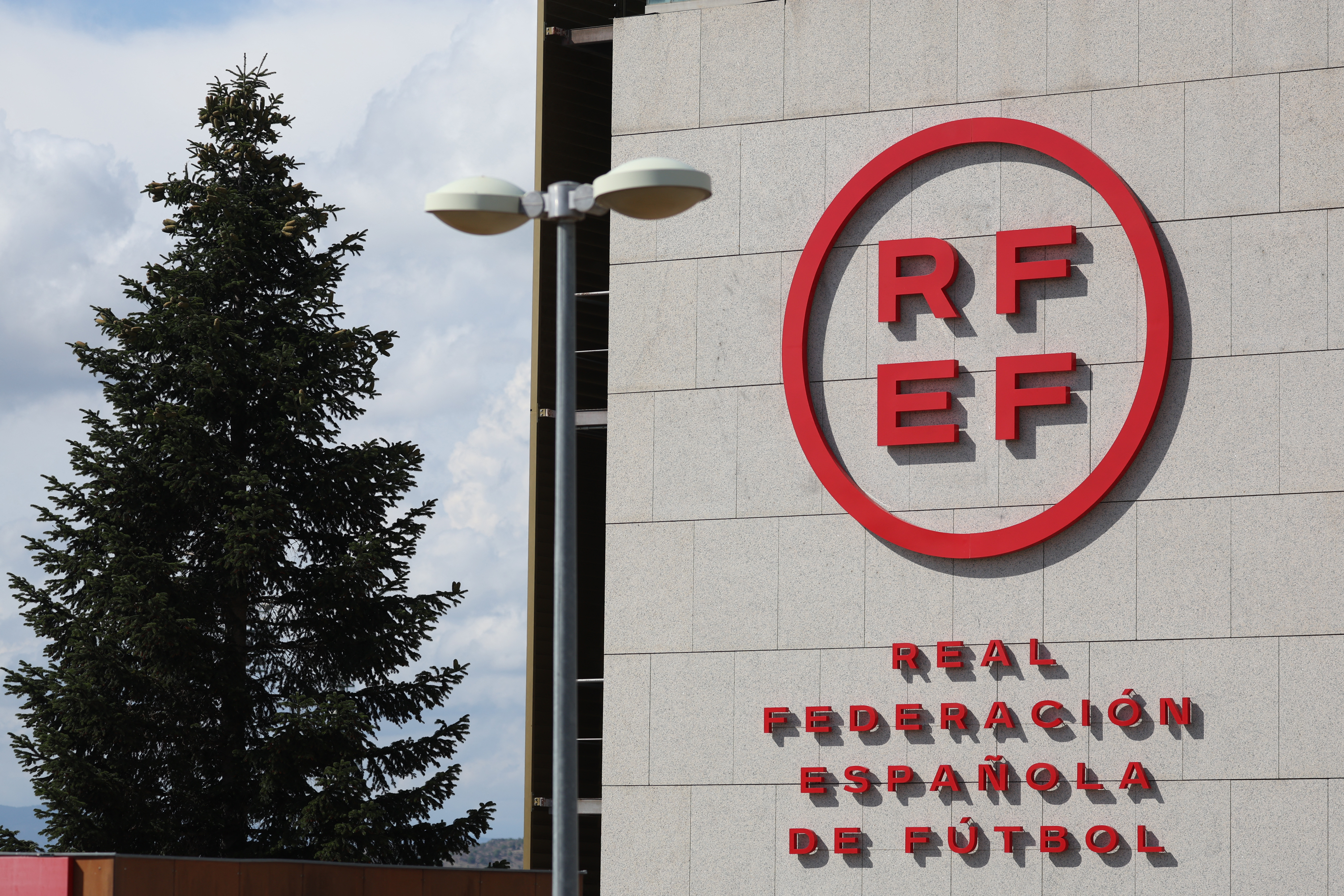 Spanish govt to oversee RFEF, raising concerns from FIFA, UEFA | Reuters