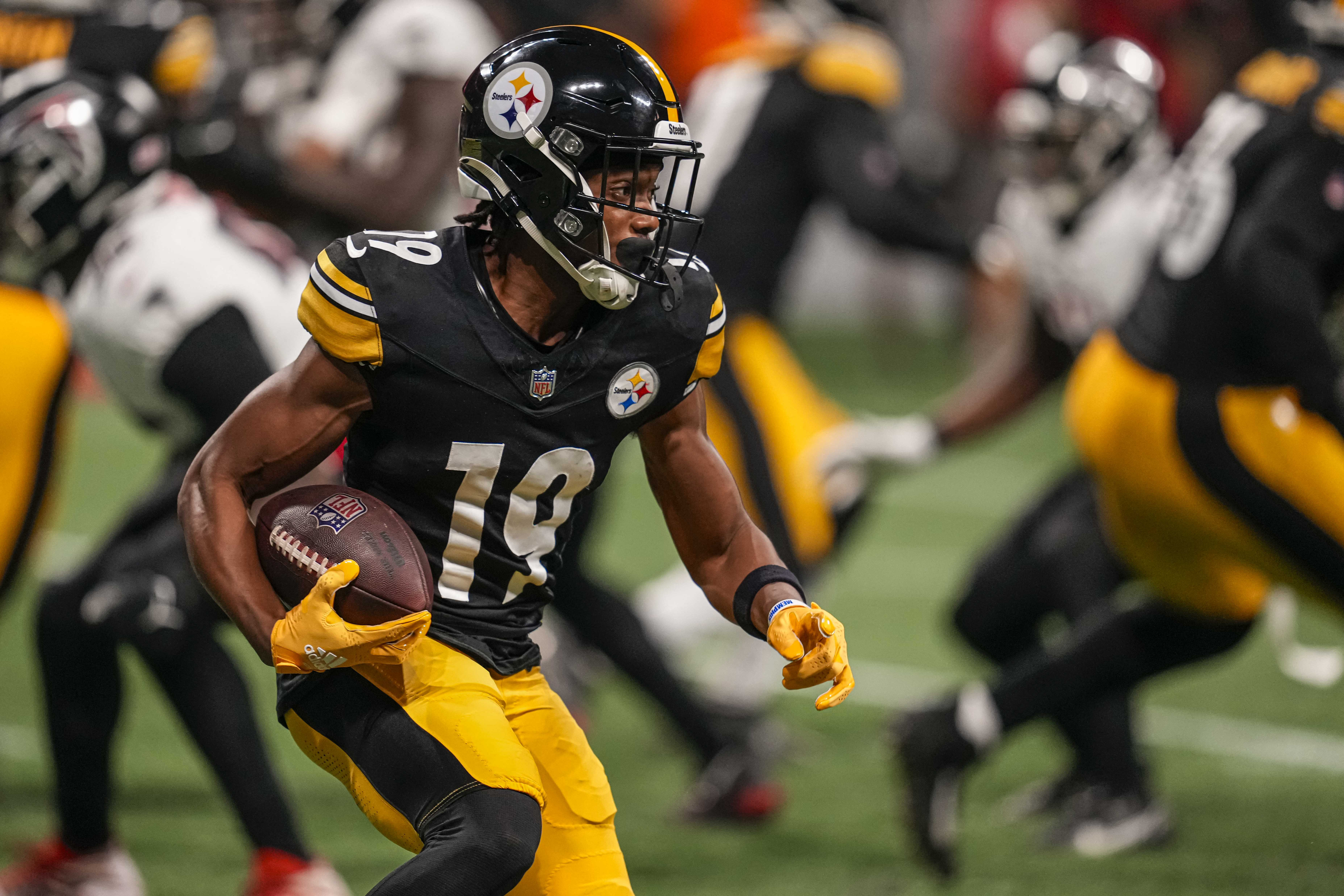 Kenny Pickett thrives as Steelers shut out Falcons – 810 The Spread