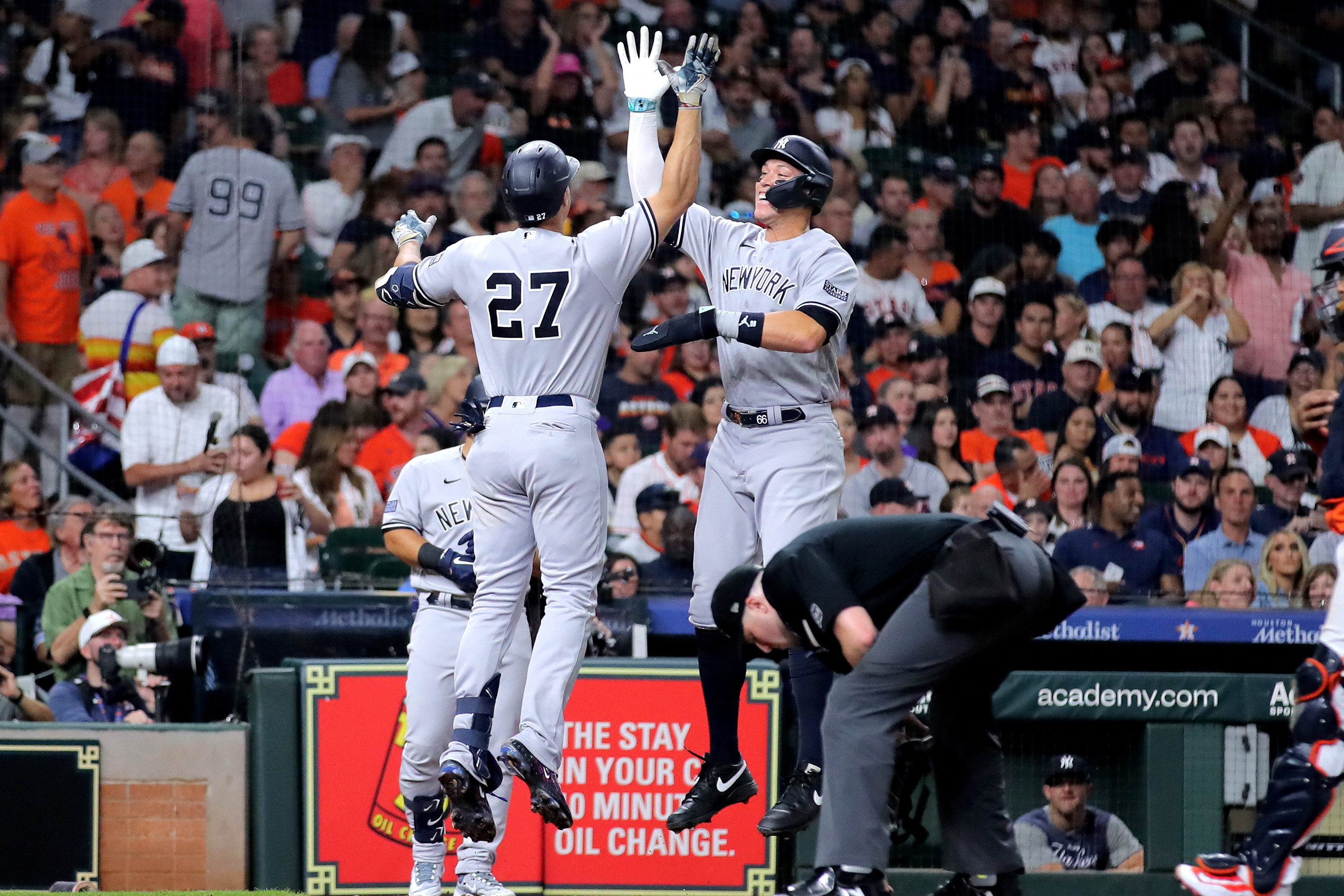 Aaron Judge belts milestone HR as Yankees blast Houston