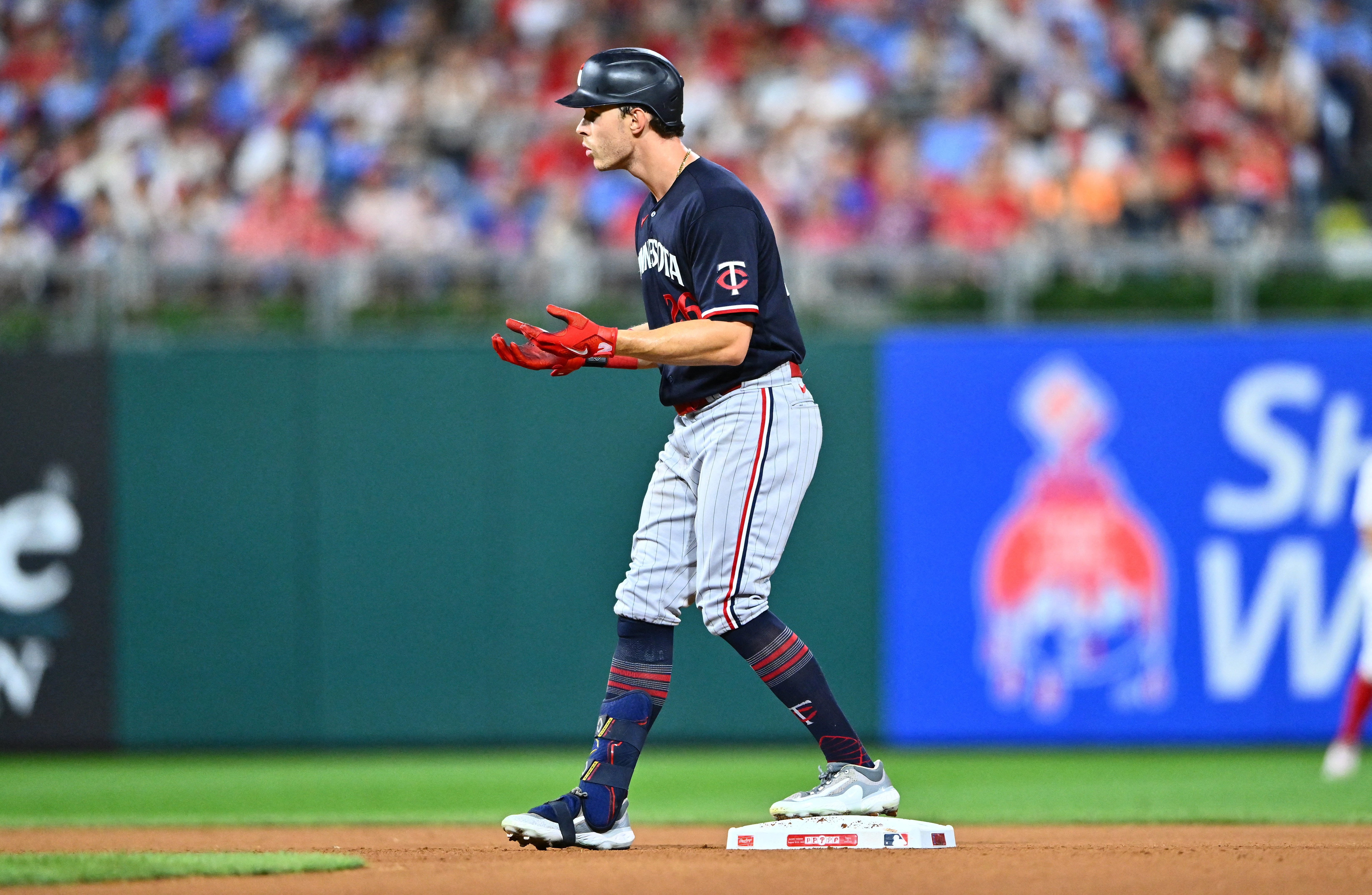 Joey Gallo homers twice, Pablo López throws 6 shutout innings in Twins' 8-1  win over Phillies