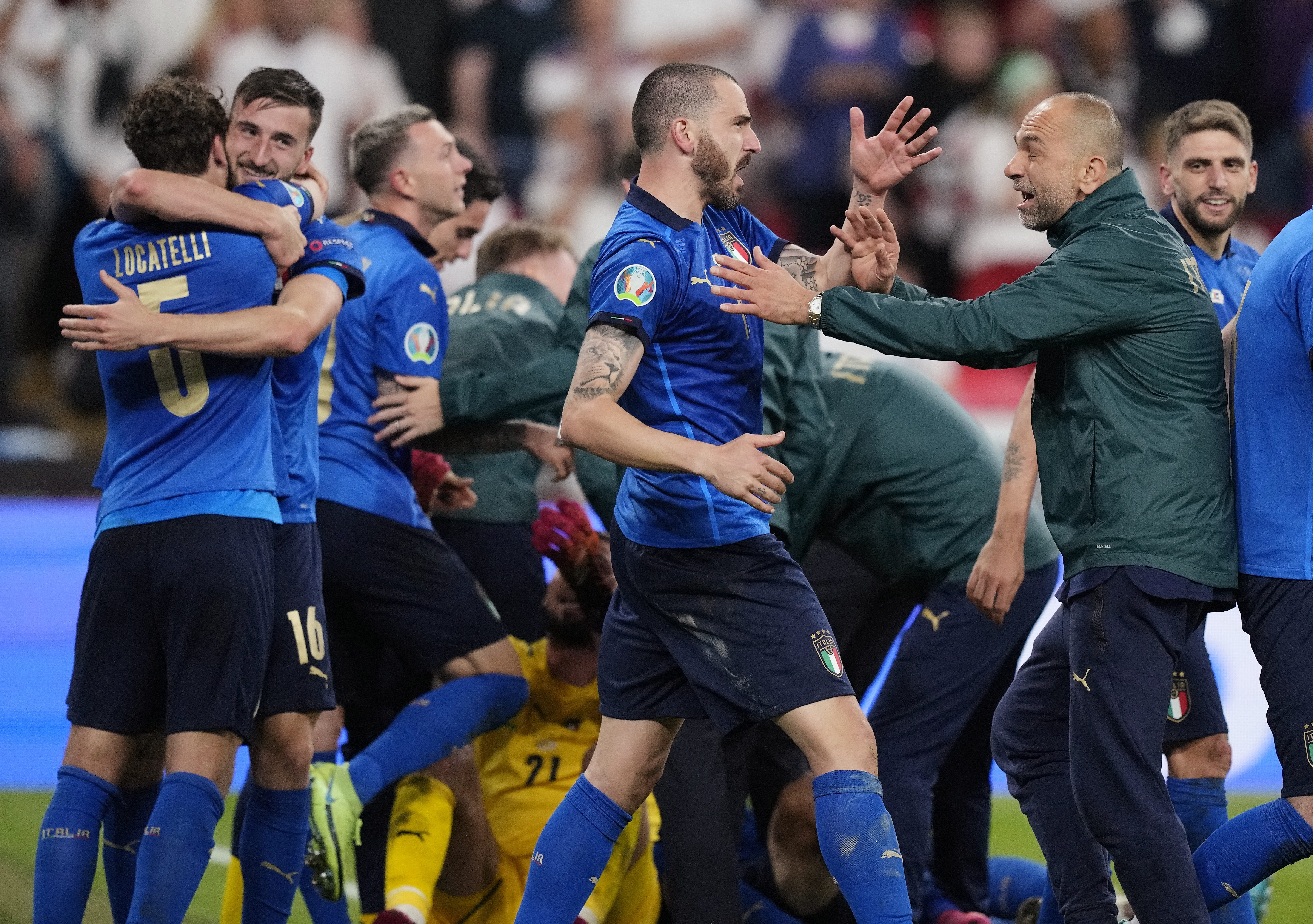 Soccer Football - Euro 2020 - Final - Italy v England - Wembley Stadium, London, Britain - July 11, 2021 Italy celebrate after winning Euro 2020 after a penalty shootout Pool via REUTERS/Frank Augstein