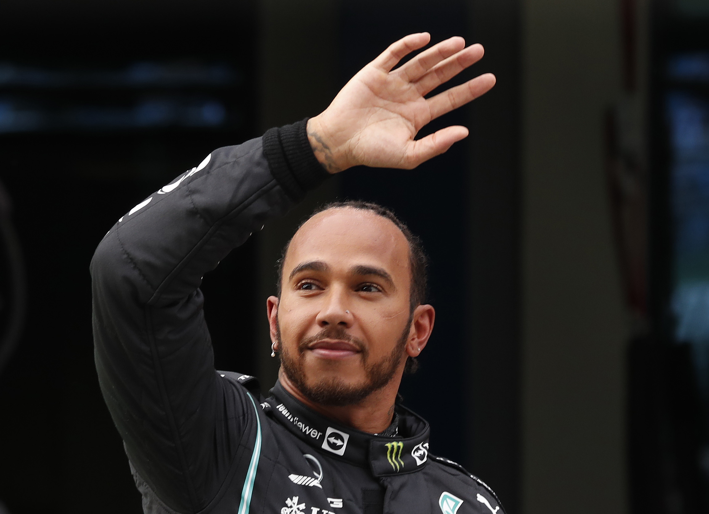 Lewis Hamilton Disapproves of Spectators Cheering when he Crashed