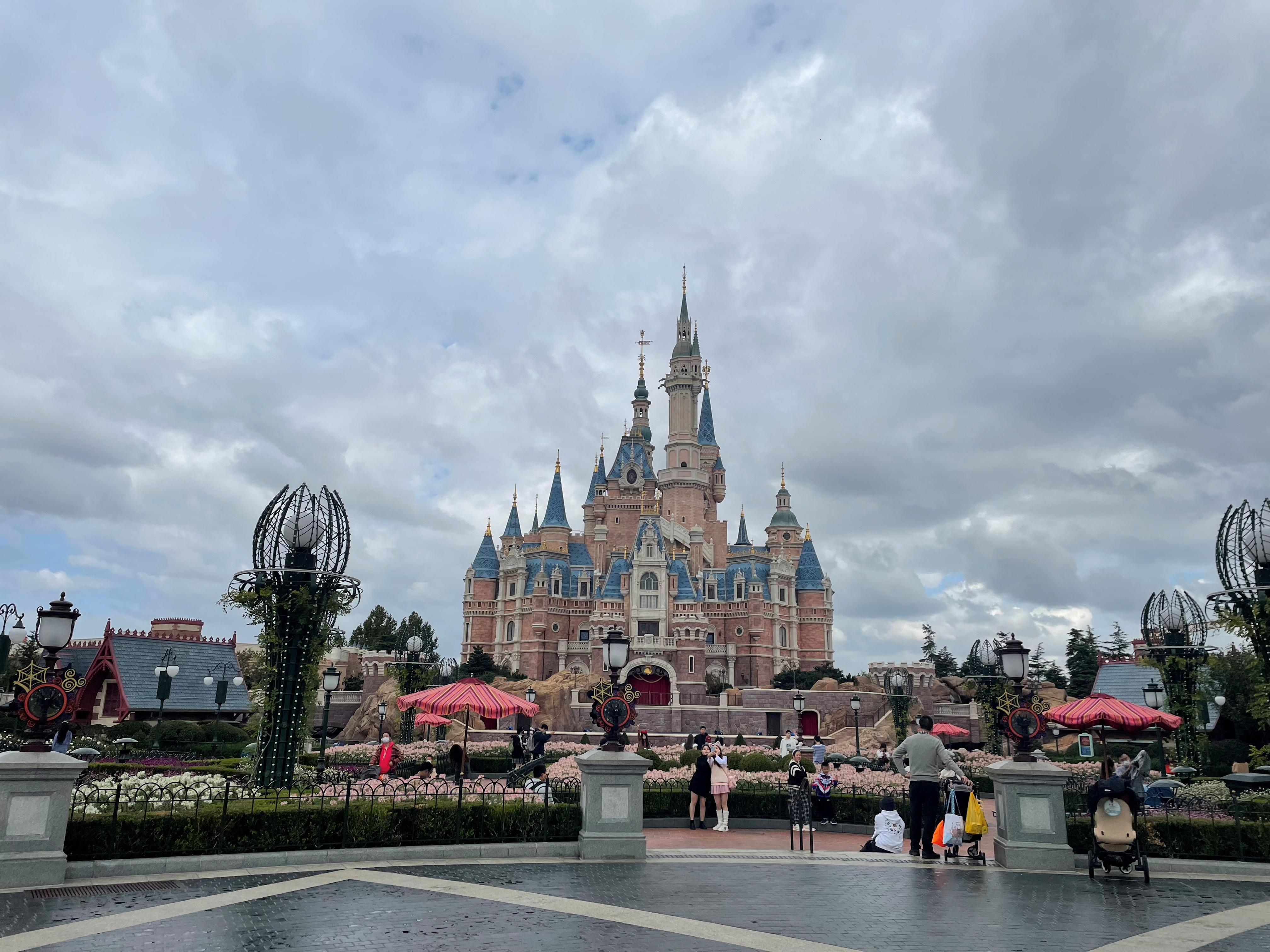 上海　ディズニーランド　リトグラフ 上海ディズニーランド、29日から臨時休園 新型コロナ規制で | ロイター