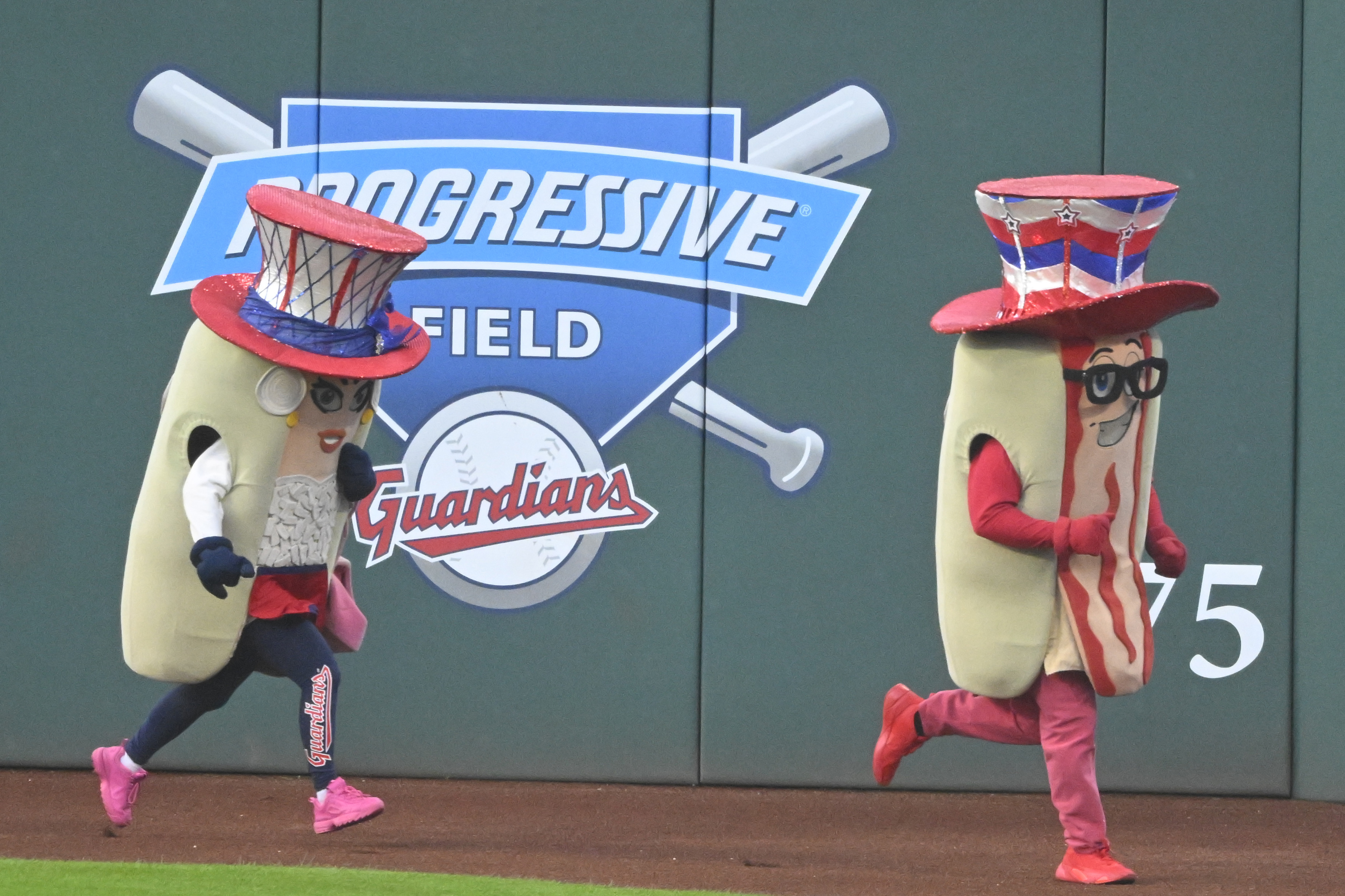 Cleveland Indians 'Chief Wahoo' Fourth of July Hat Replaced - ICT News