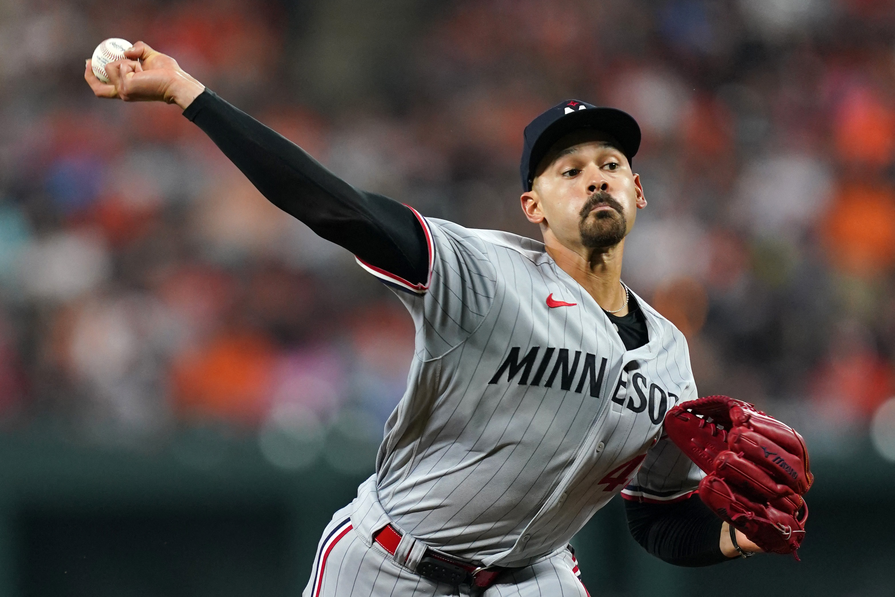 Twins defeat Astros as Kyle Farmer, Byron Buxton homer; pitchers