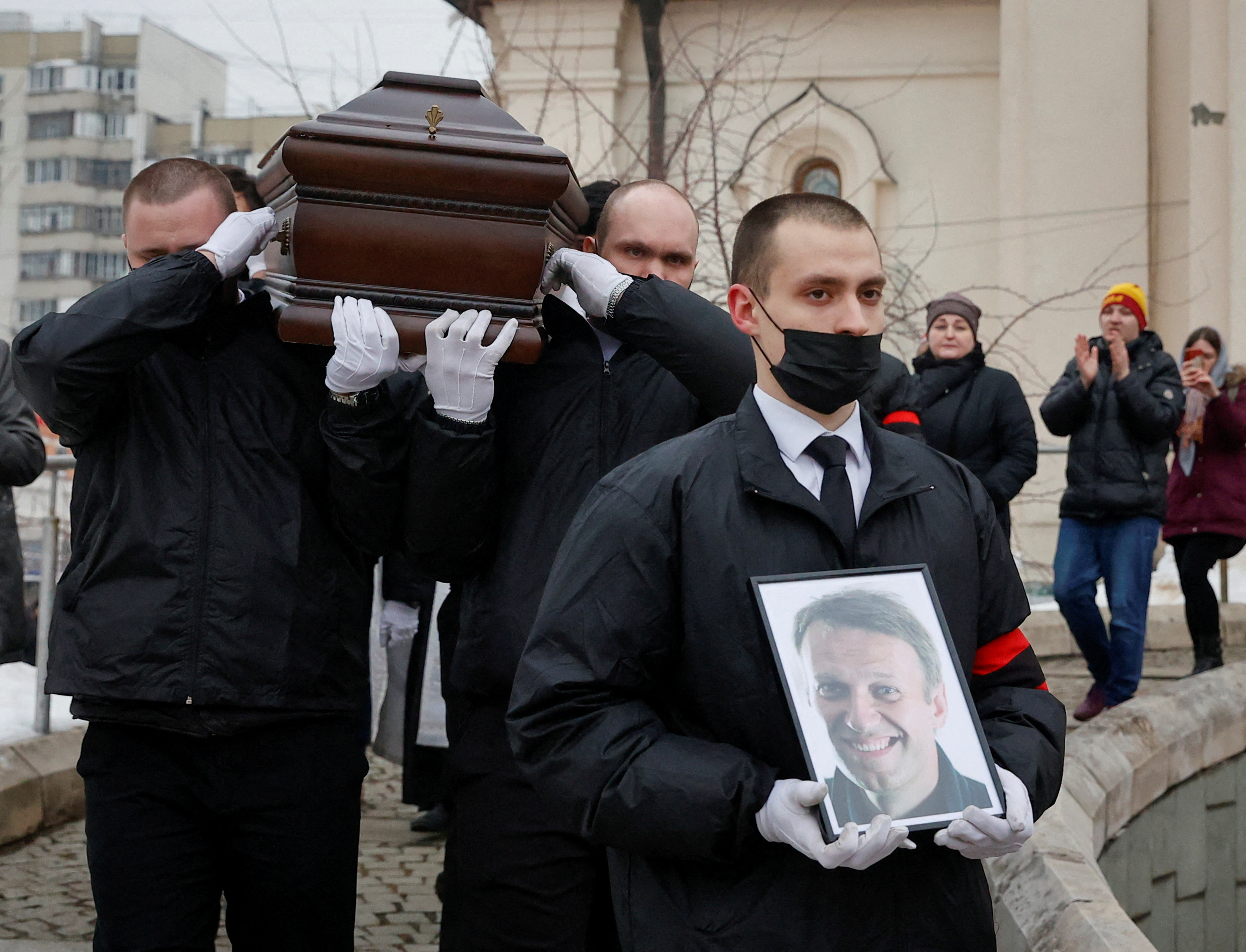 In Pictures: Defiant Russians Gather For Alexei Navalny's Funeral ...