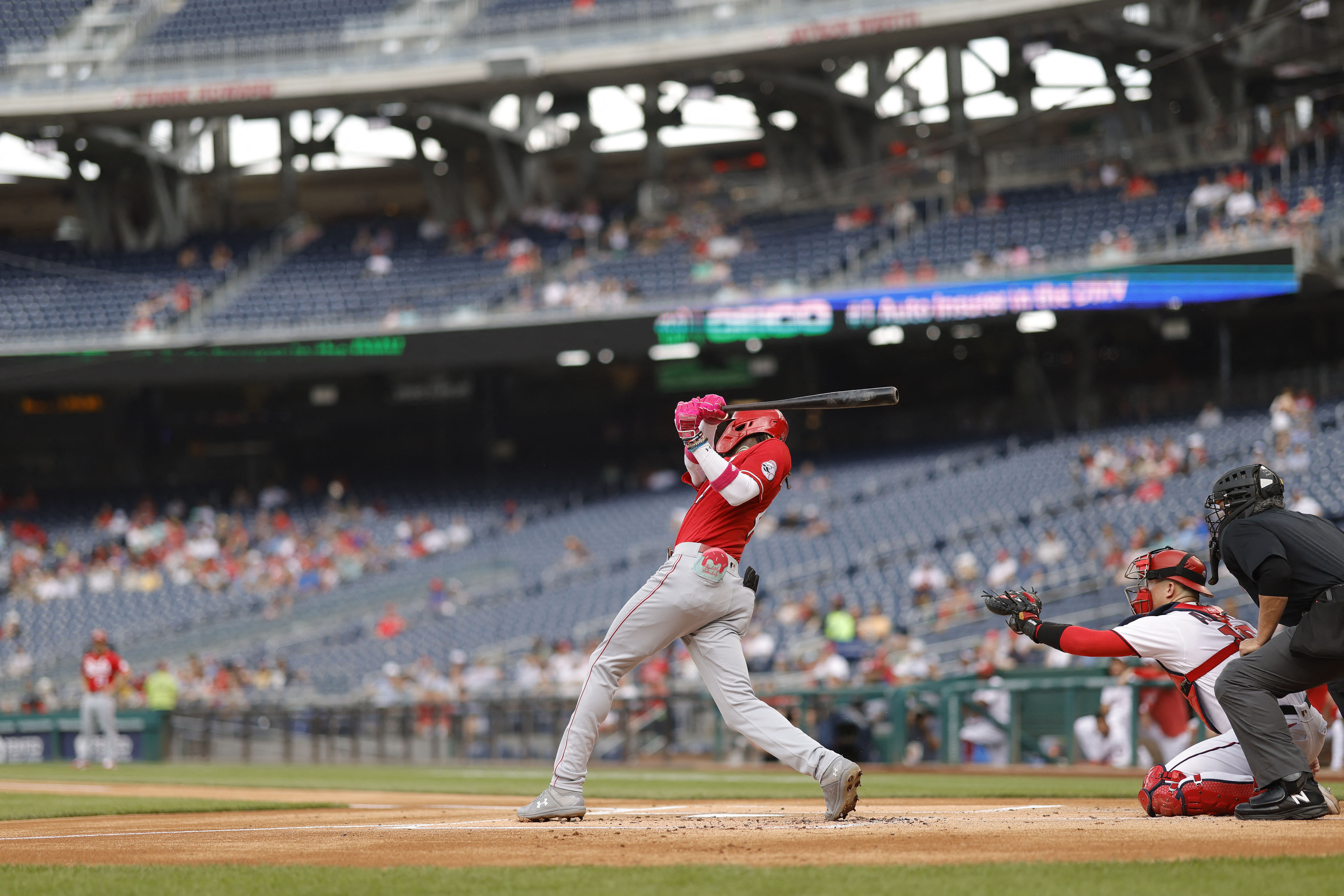 Senzel saves run in 9th, homers leading off 10th and Reds beat Nationals  5-4 for sweep - Newsday