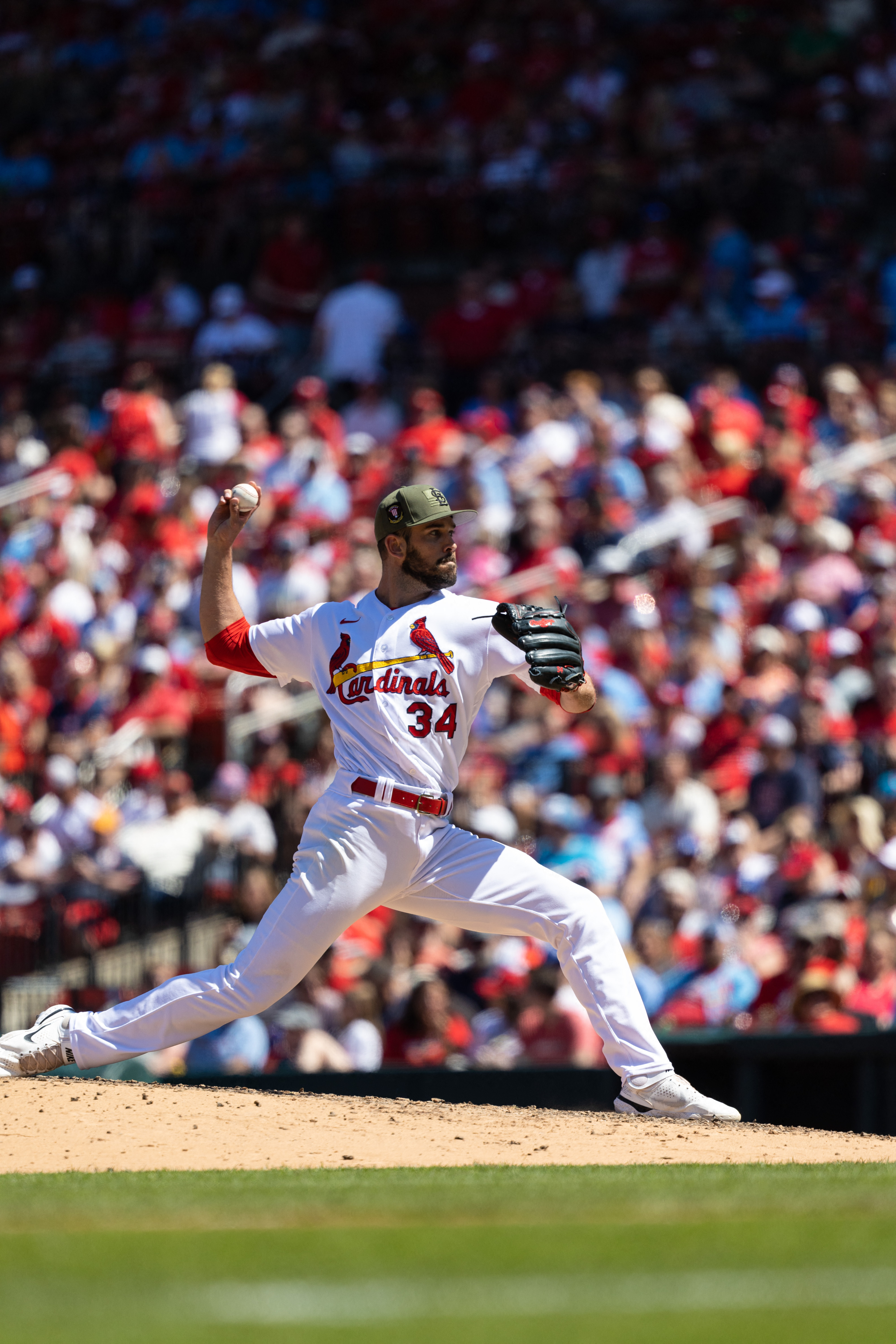 Surging Cardinals double up Dodgers, take series