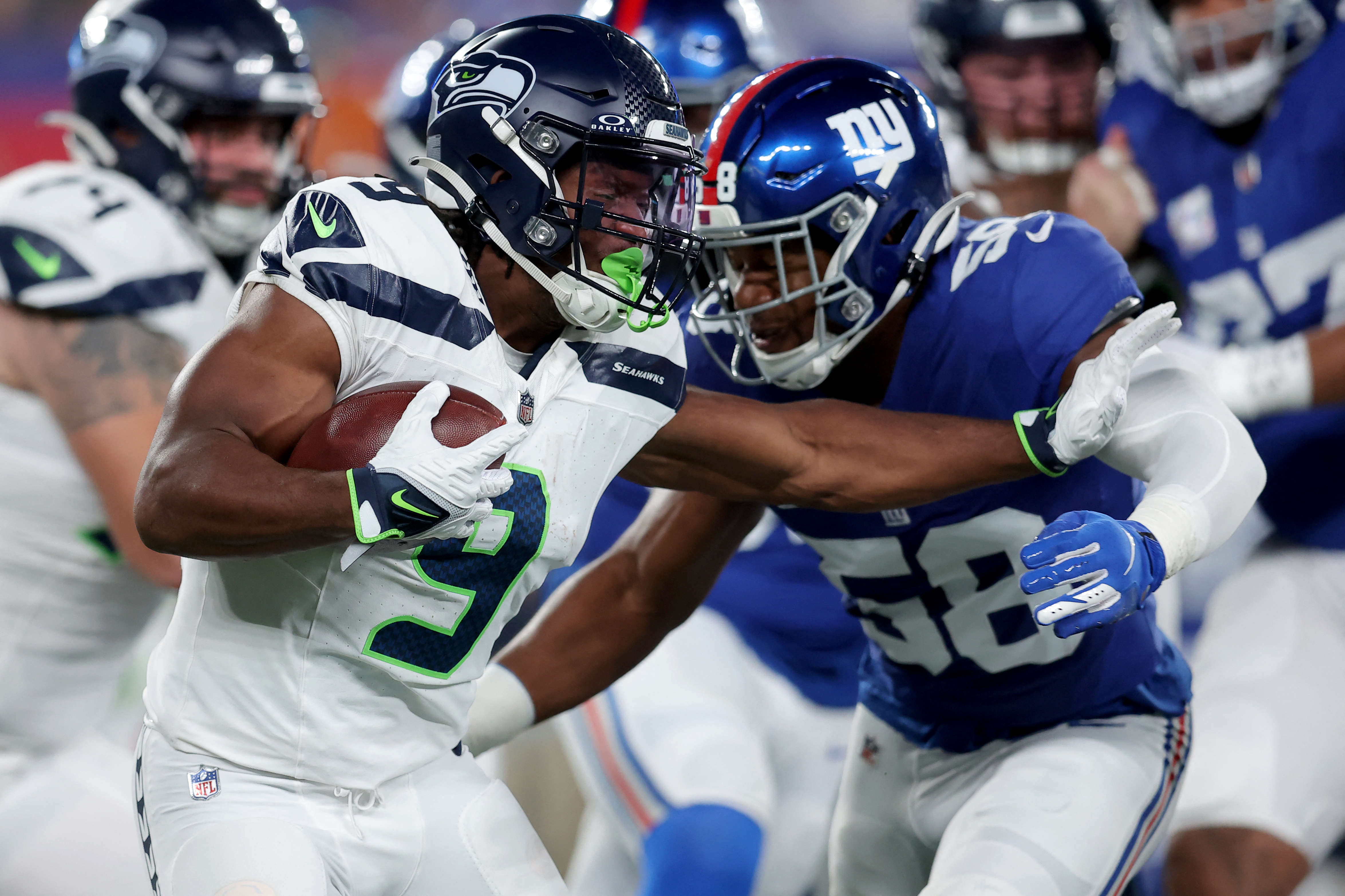 Seahawks stuff Giants, cruise to 24-3 win