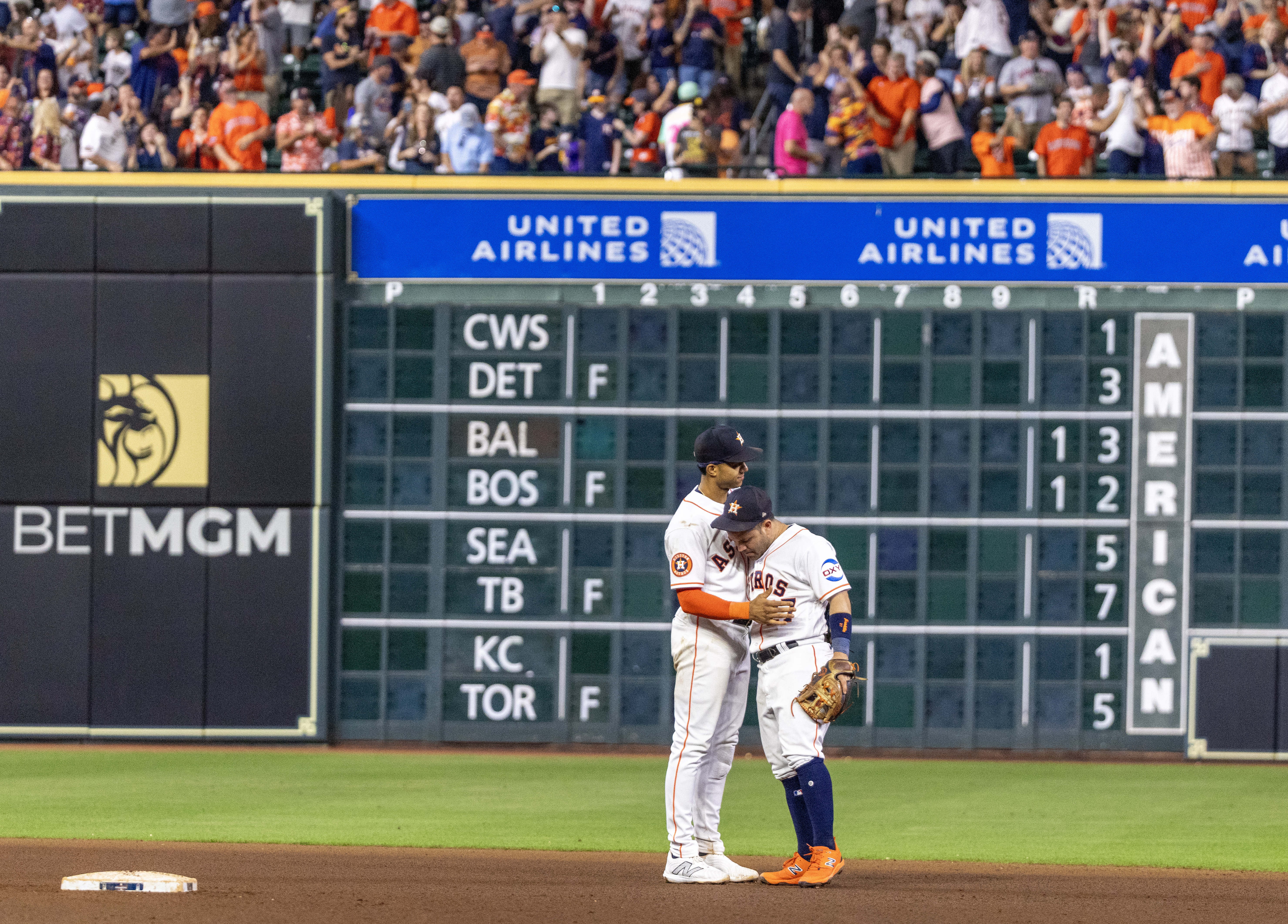 Kyle Tucker, Martin Maldonado homer as Houston Astros beat Texas Rangers  4-3 to reduce deficit in AL West to one game