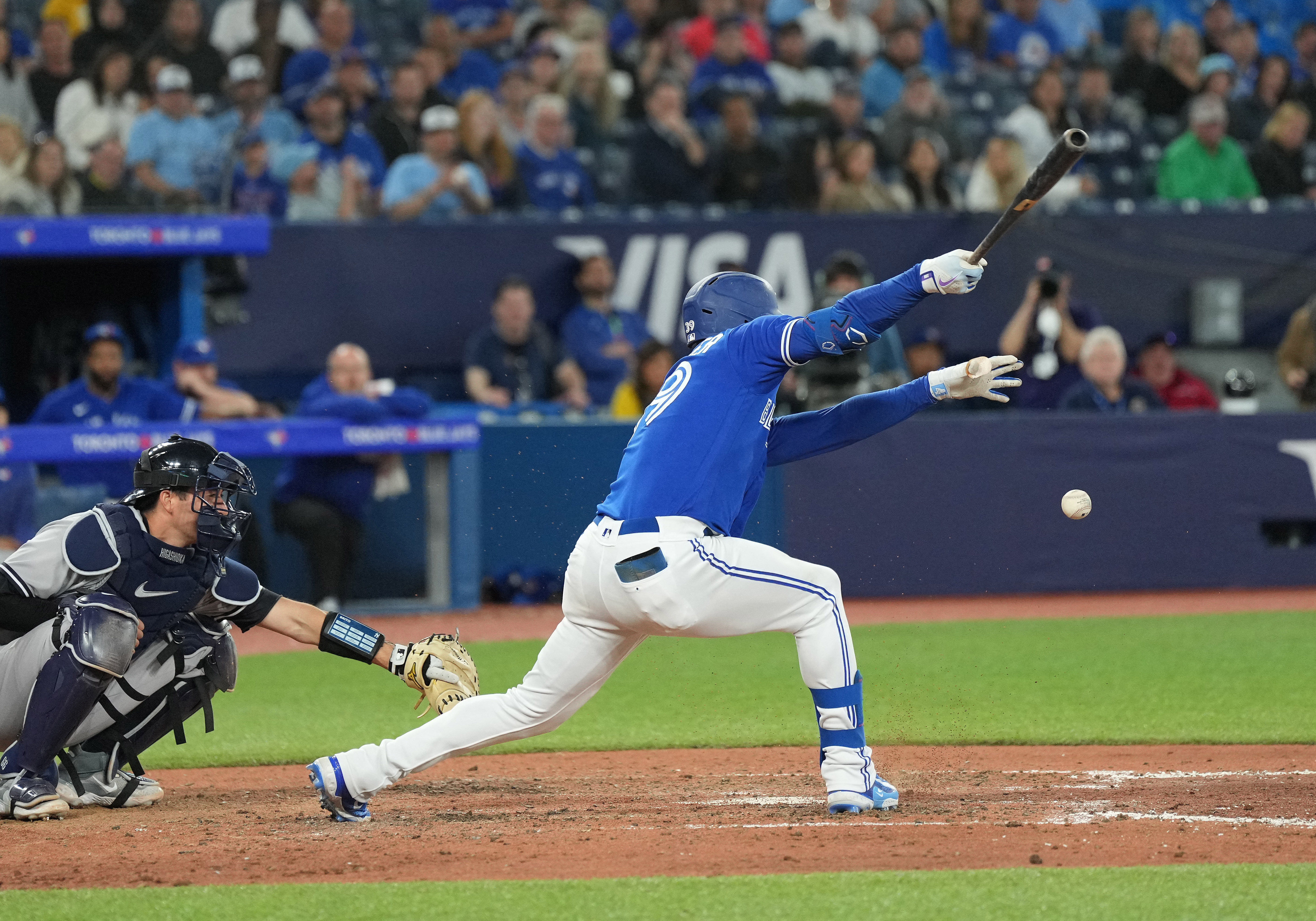 Donaldson homers twice as Blue Jays top Yankees