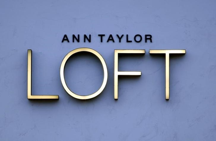 An  Ann Taylor Store 