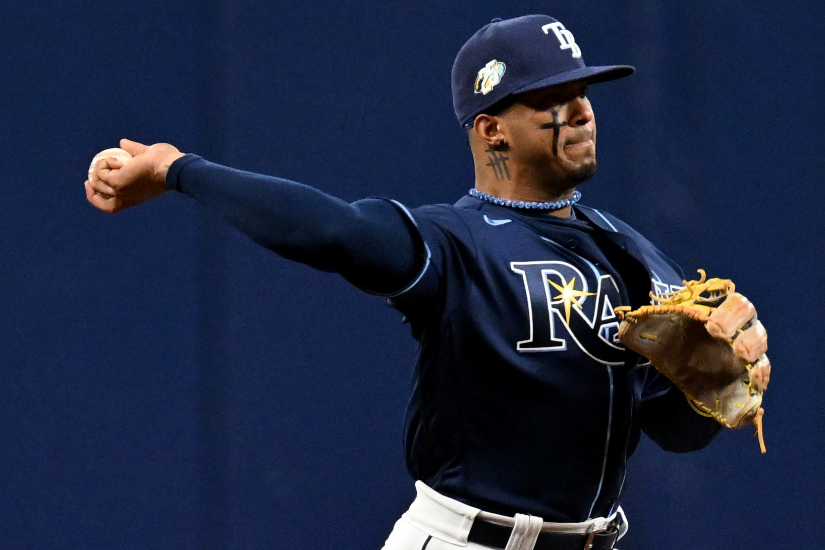 Tyler Glasnow goes 7 strong innings, Brandon Lowe homers to help Rays beat  Marlins 4-1 - CBS Miami