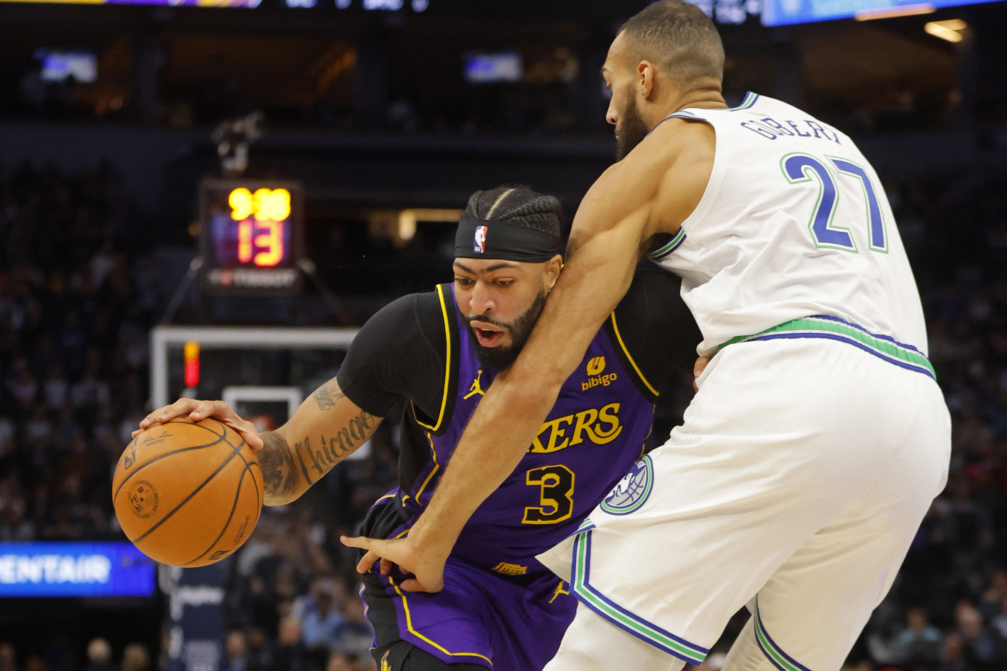 Timberwolves foil Lakers' last-minute comeback bid | Reuters