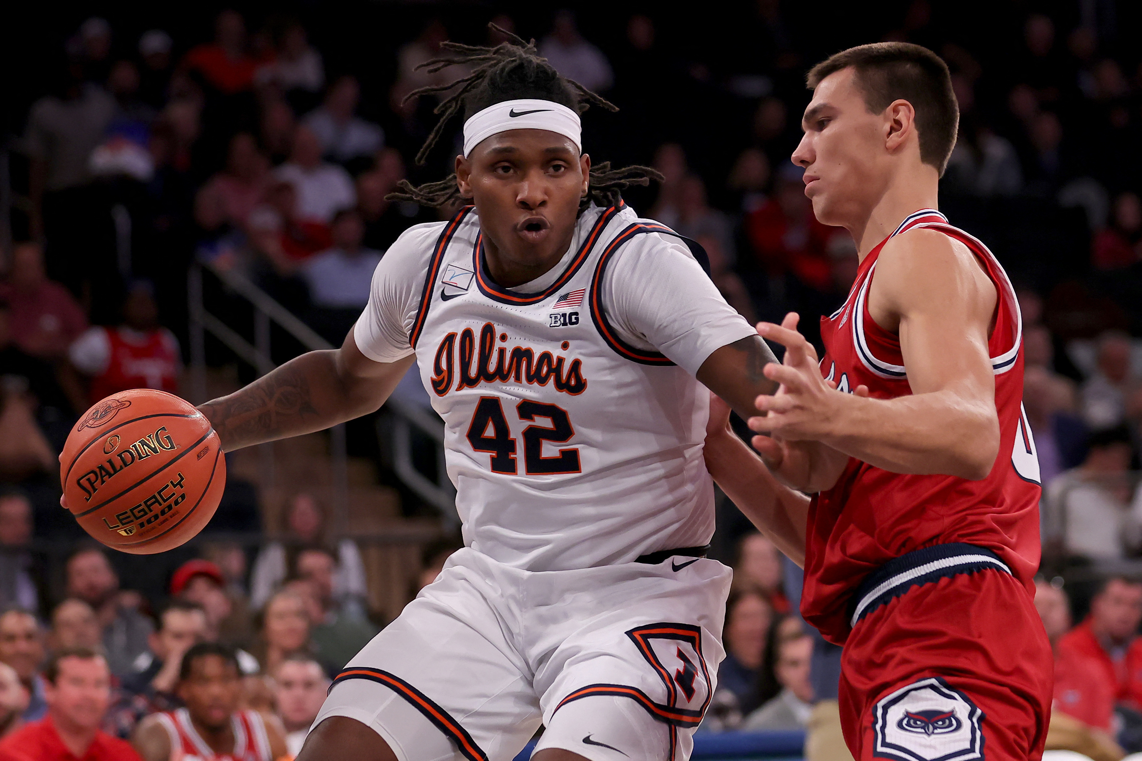 Career Nights for Domask, Shannon Jr. Lift #20 Illinois Past #11 FAU at  Jimmy V Classic - University of Illinois Athletics