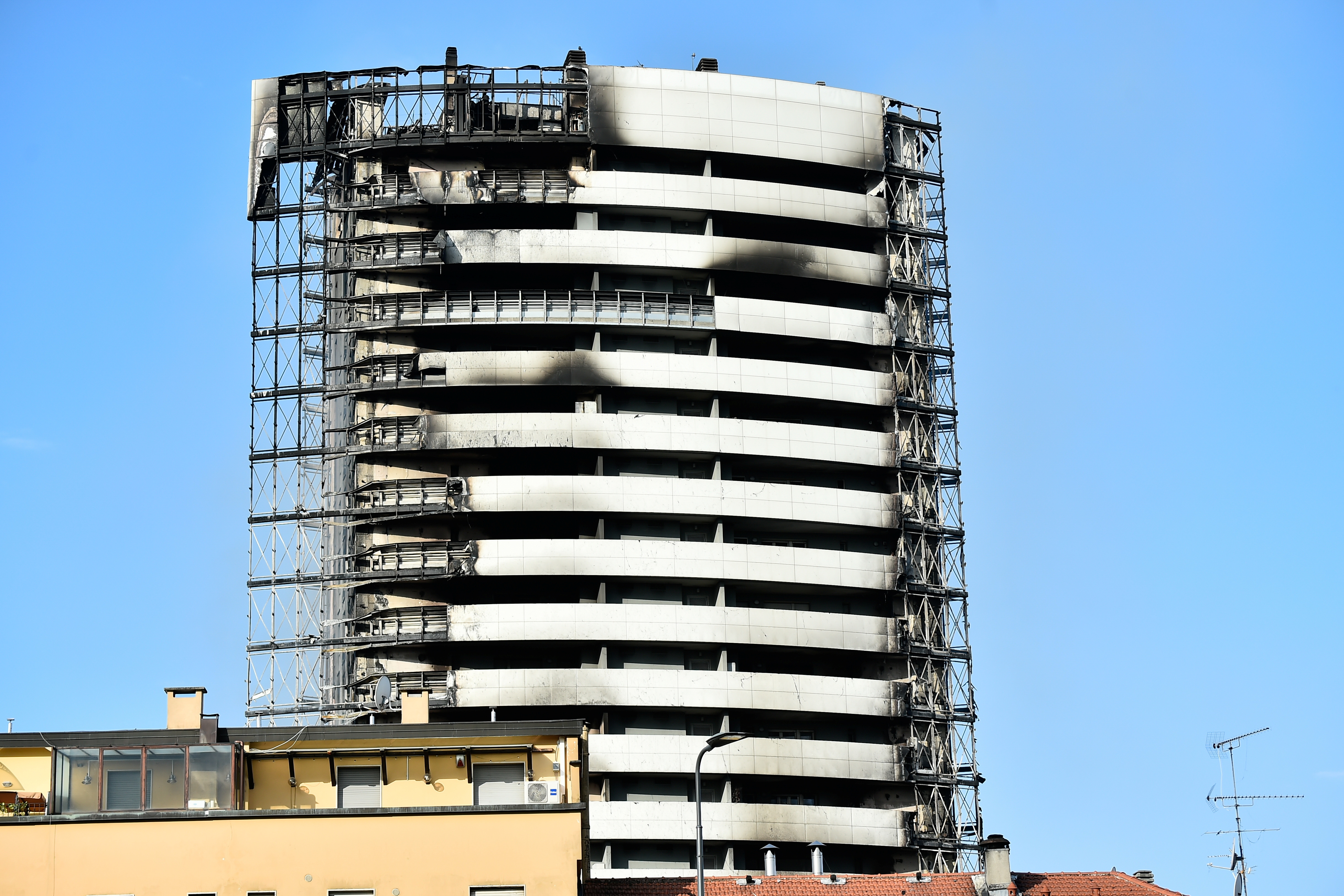 Fire rages through Milan's residential tower block