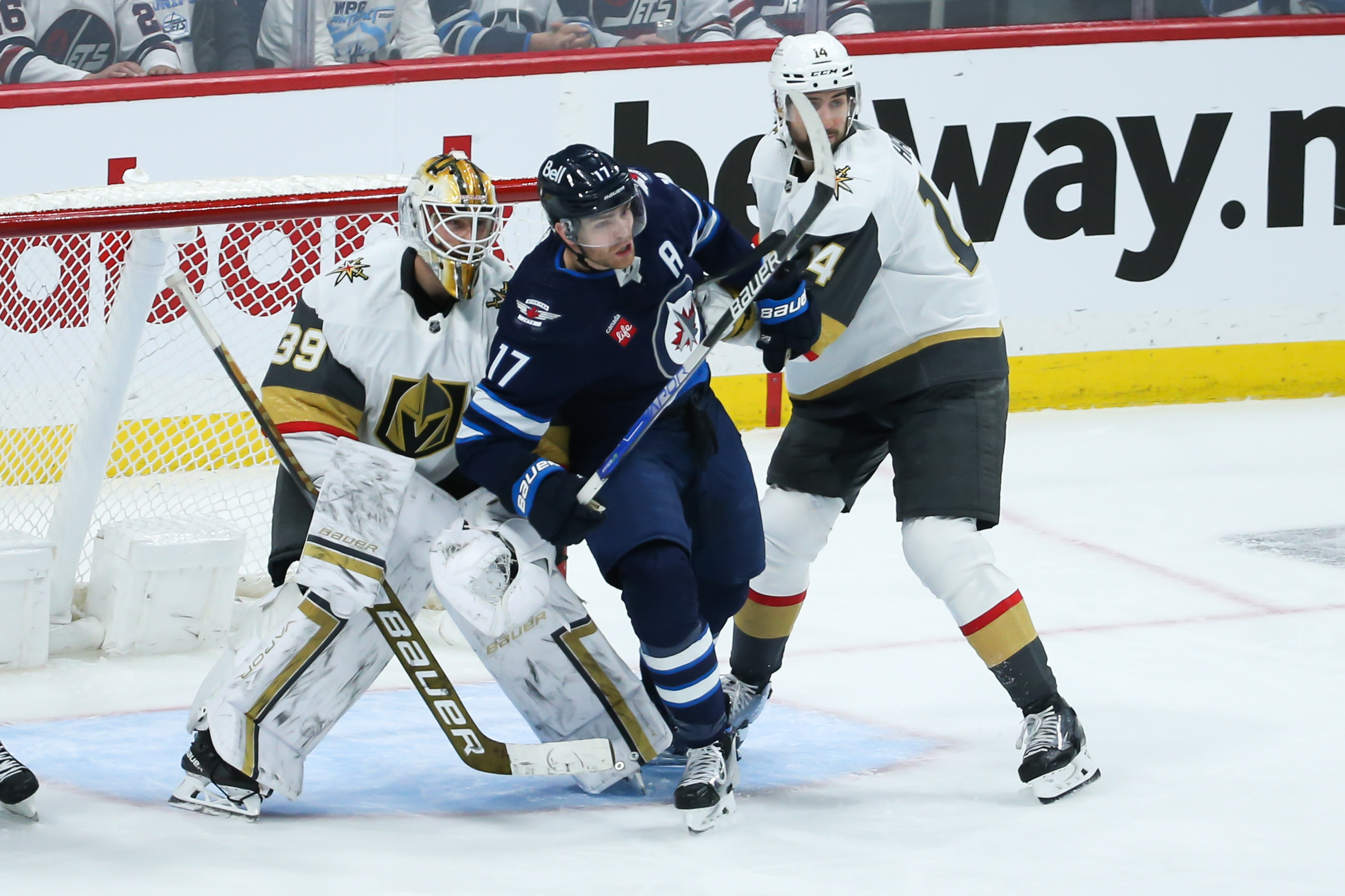 Brett Howden scores twice as Knights take command vs. Jets