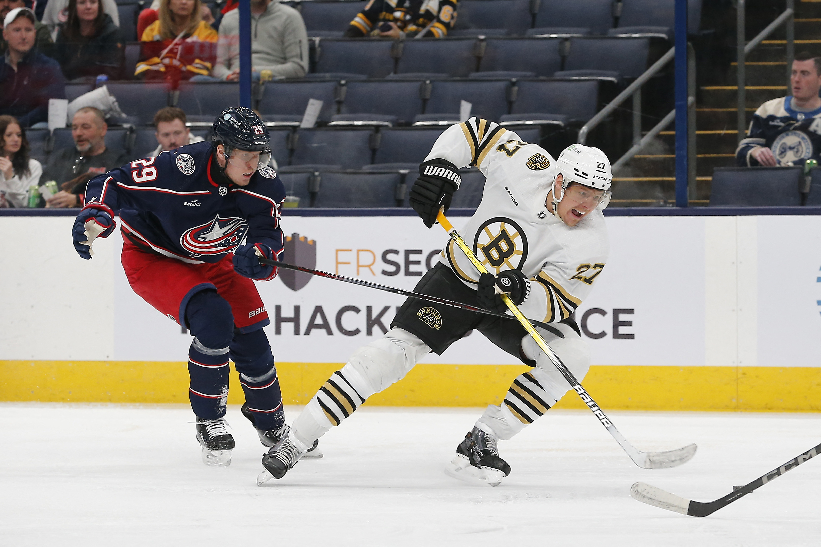 Surging Blue Jackets Top Suddenly Slumping Bruins | Reuters